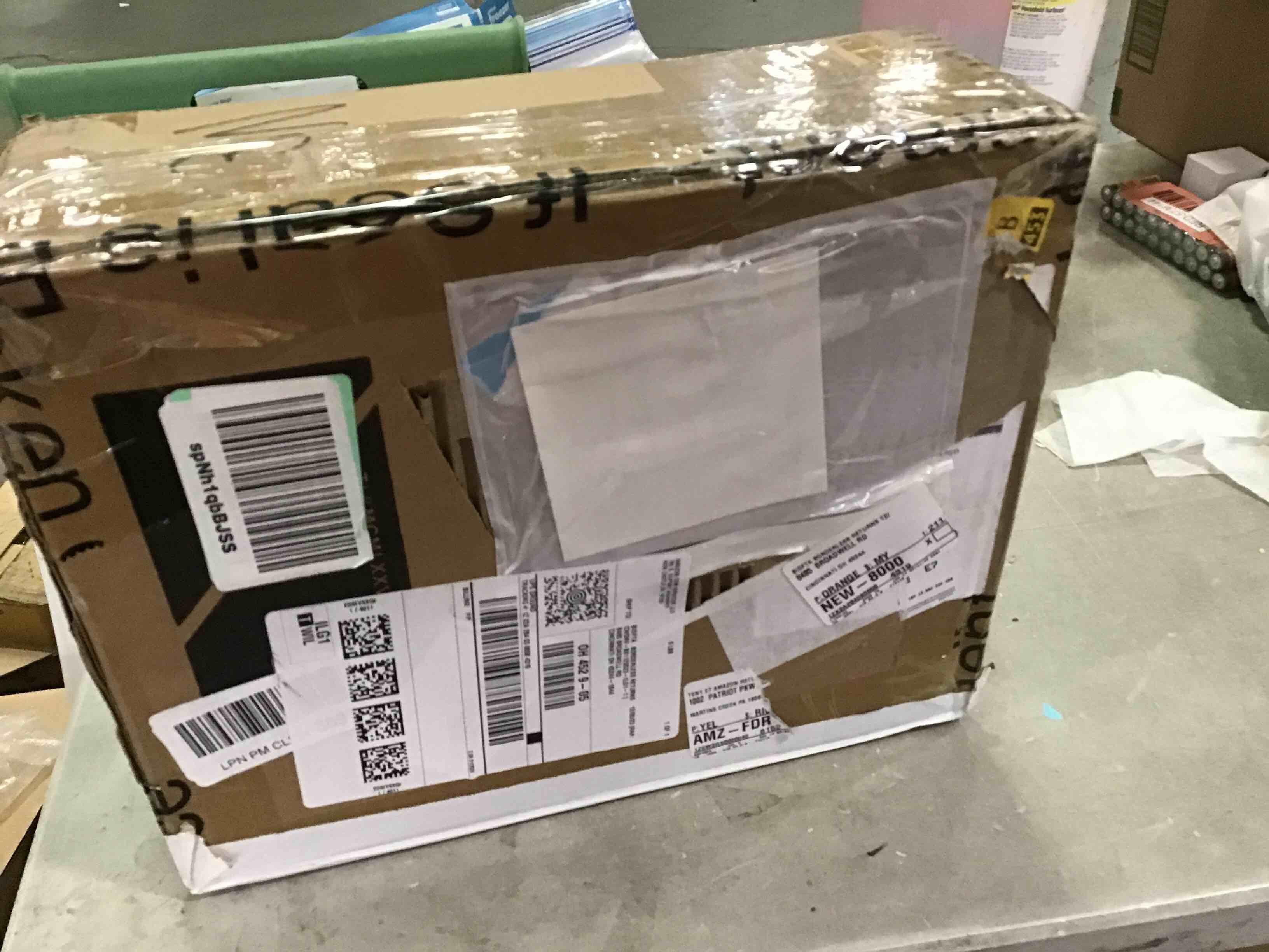 https://s3.amazonaws.com/lotting-images-prod/bidfta/BLU5860905_1705608461079.jpeg