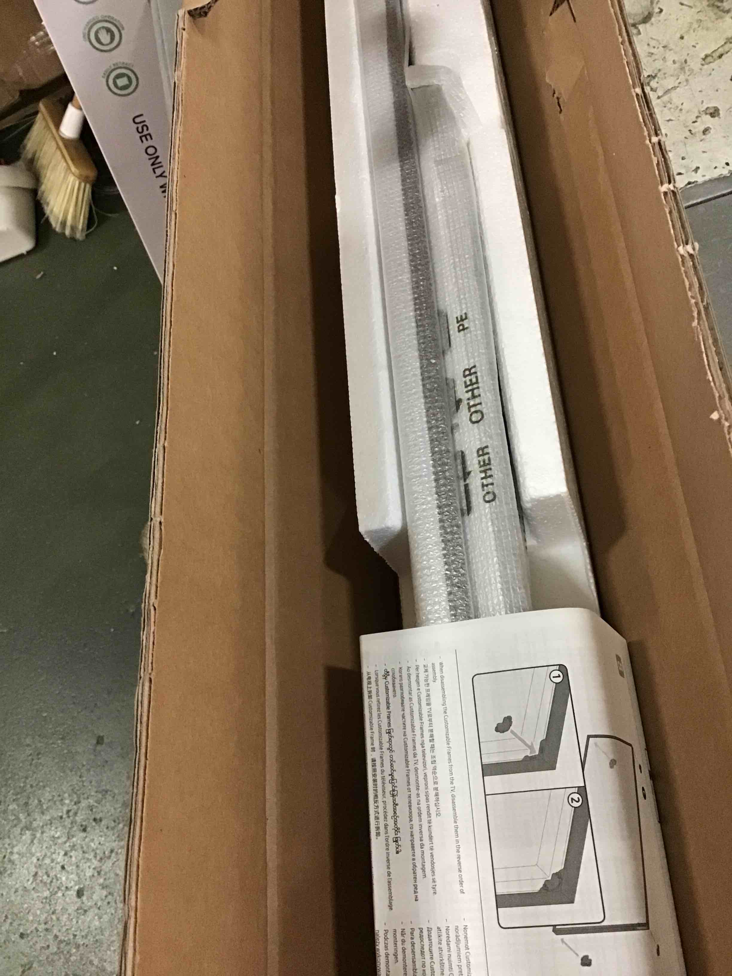 https://s3.amazonaws.com/lotting-images-prod/bidfta/BLU5860964_1703767349202.jpeg