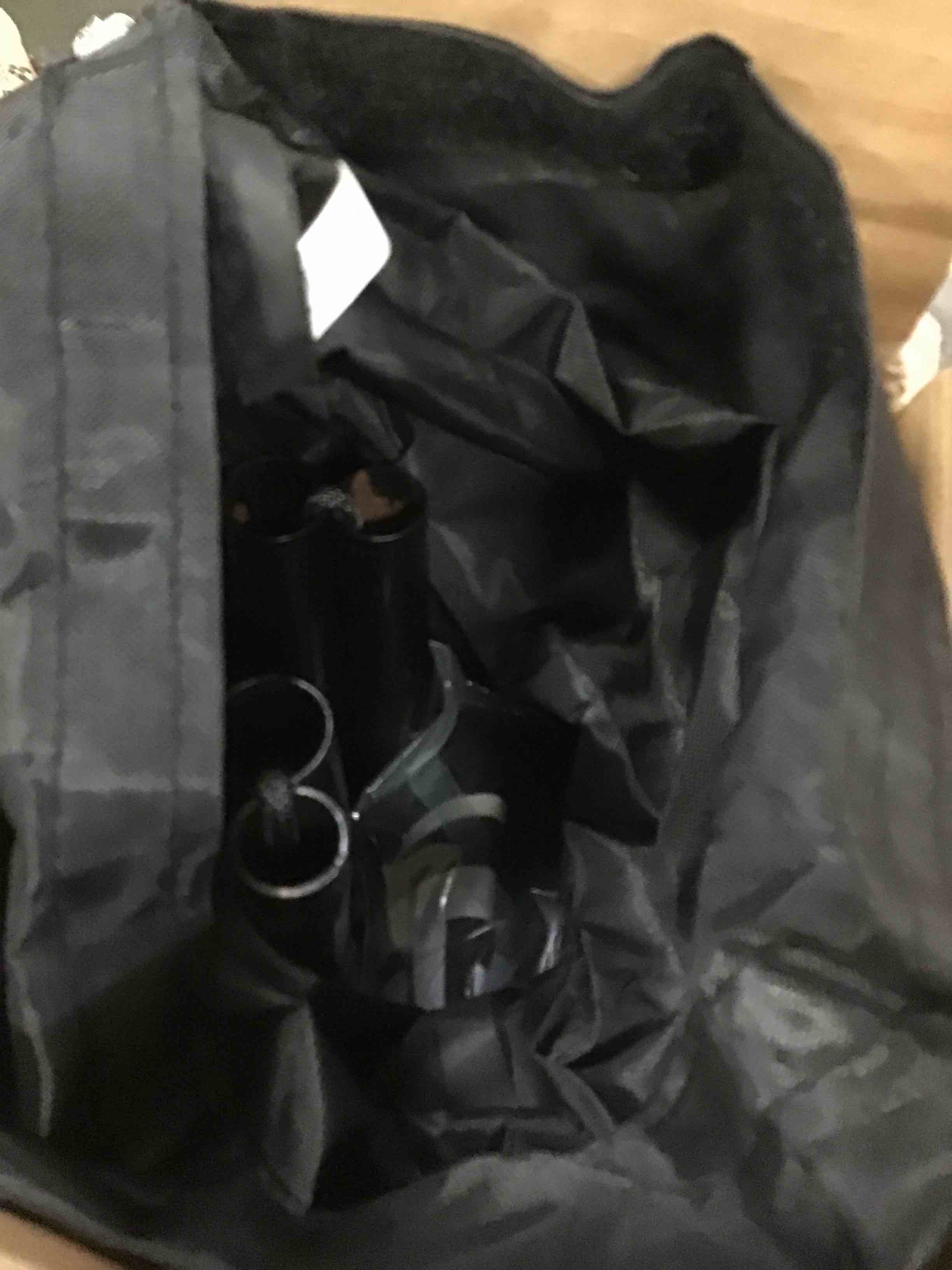https://s3.amazonaws.com/lotting-images-prod/bidfta/BLU5861003_1703774354077.jpeg