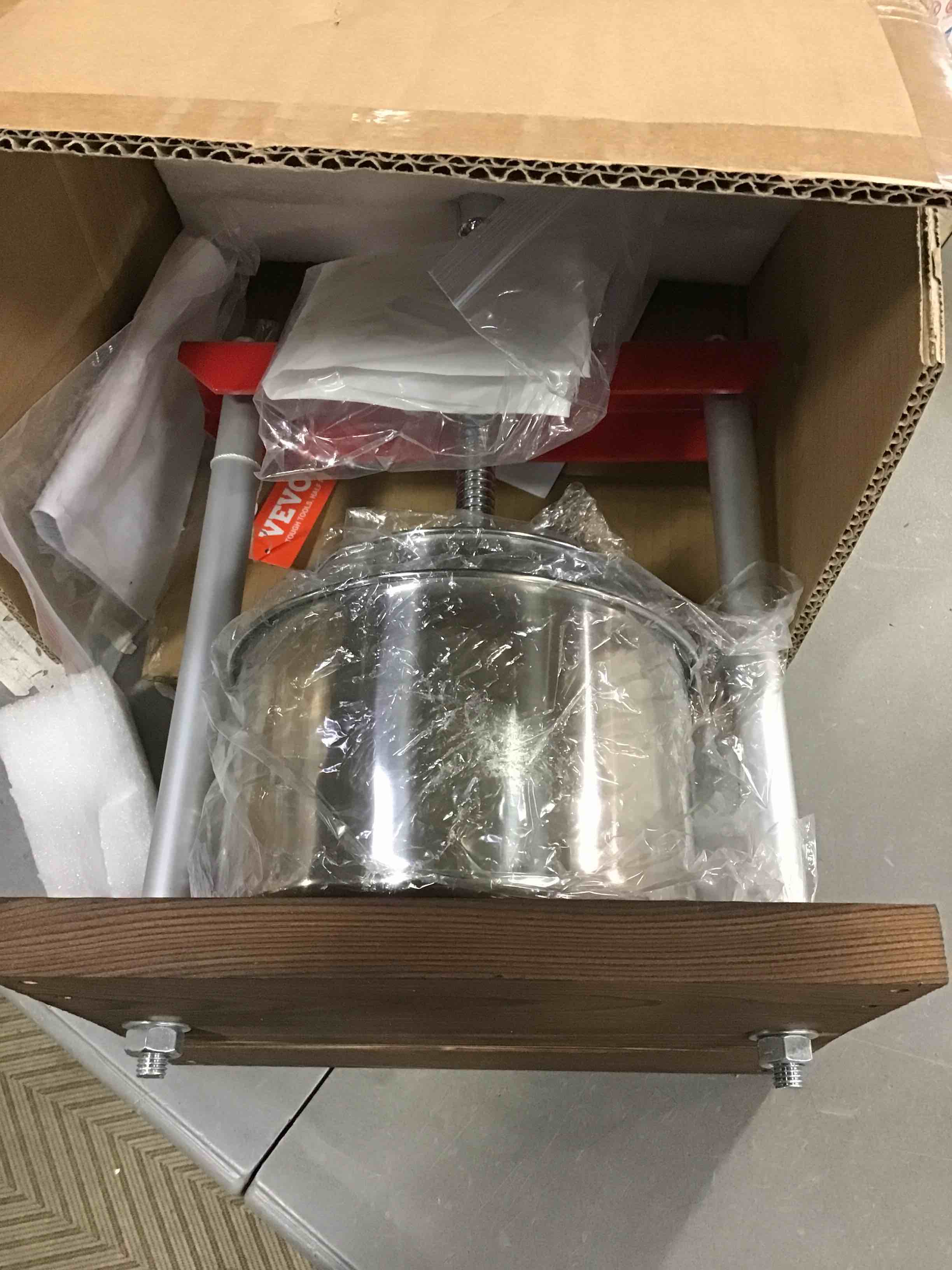 https://s3.amazonaws.com/lotting-images-prod/bidfta/BLU5861112_1703790440275.jpeg