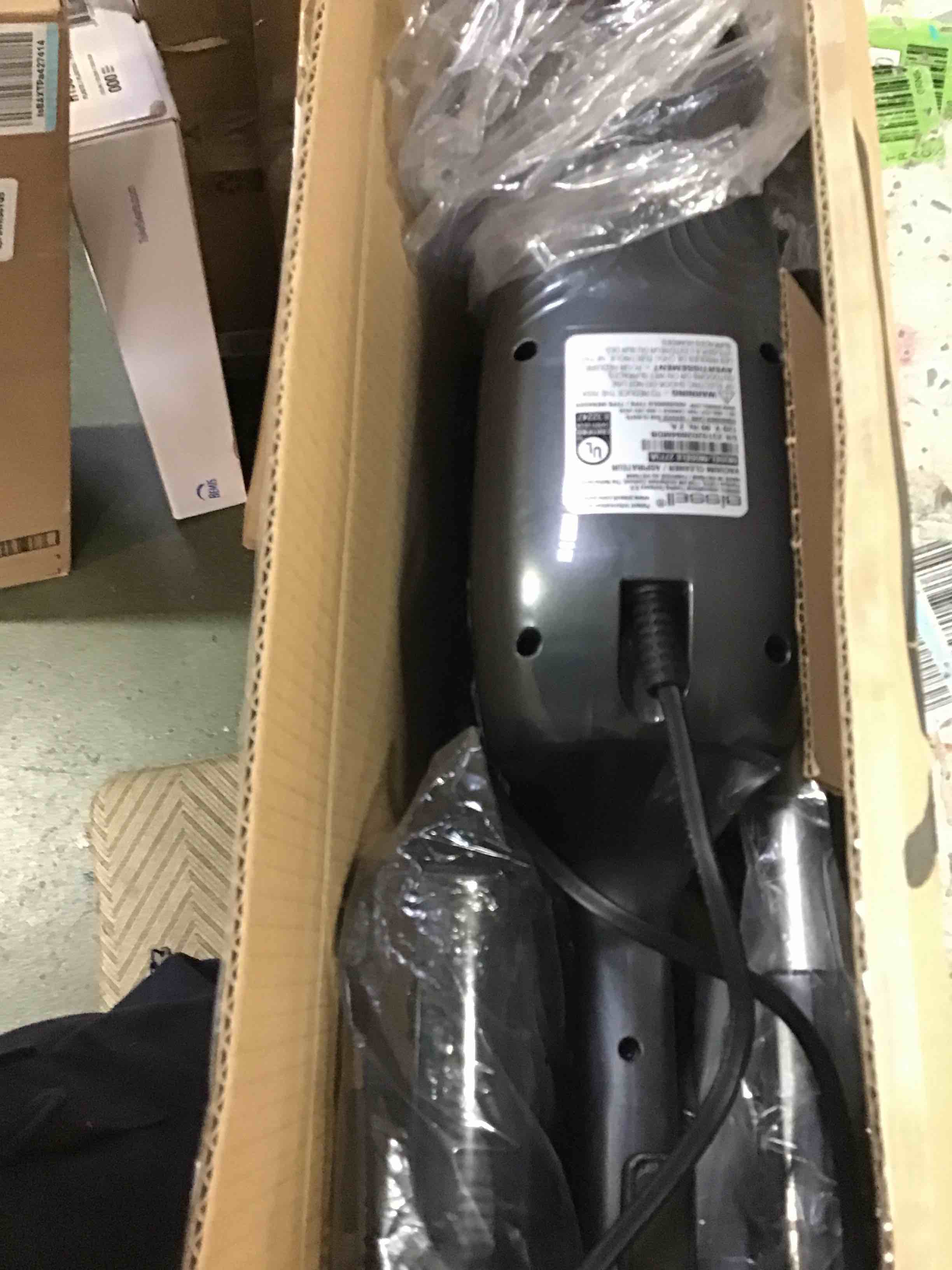 https://s3.amazonaws.com/lotting-images-prod/bidfta/BLU5861130_1703792535083.jpeg