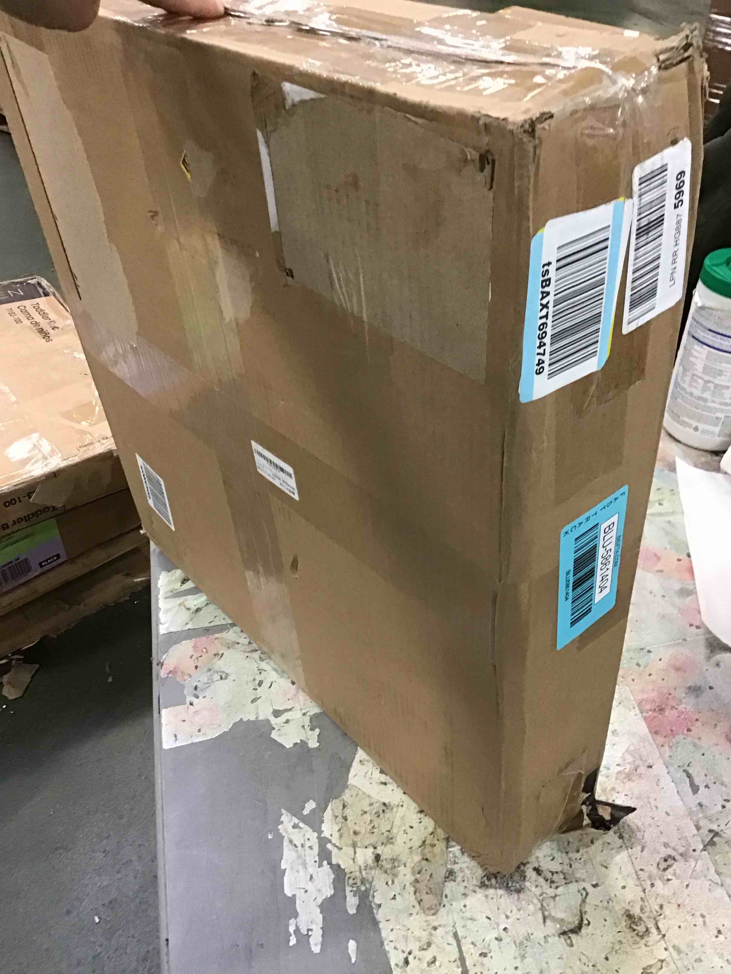 https://s3.amazonaws.com/lotting-images-prod/bidfta/BLU5861404_1703947237674.jpeg