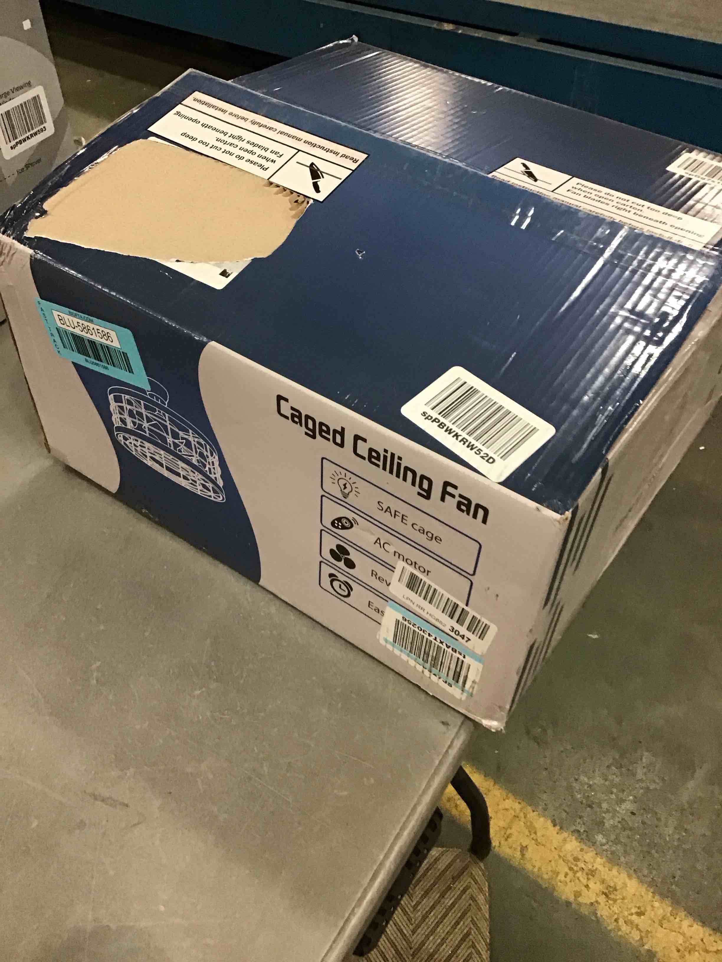 https://s3.amazonaws.com/lotting-images-prod/bidfta/BLU5861586_1703965327369.jpeg