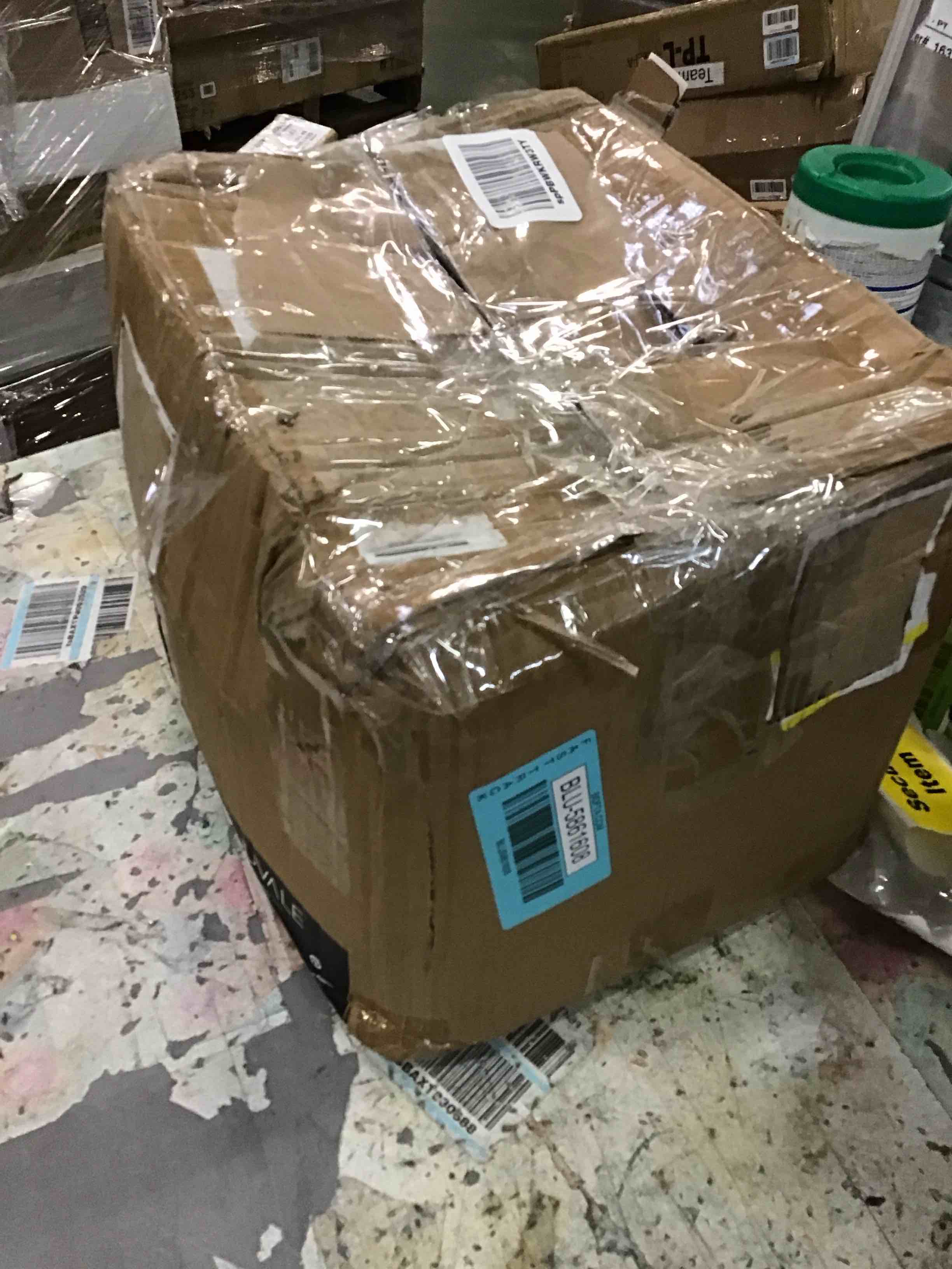 https://s3.amazonaws.com/lotting-images-prod/bidfta/BLU5861608_1703968101030.jpeg