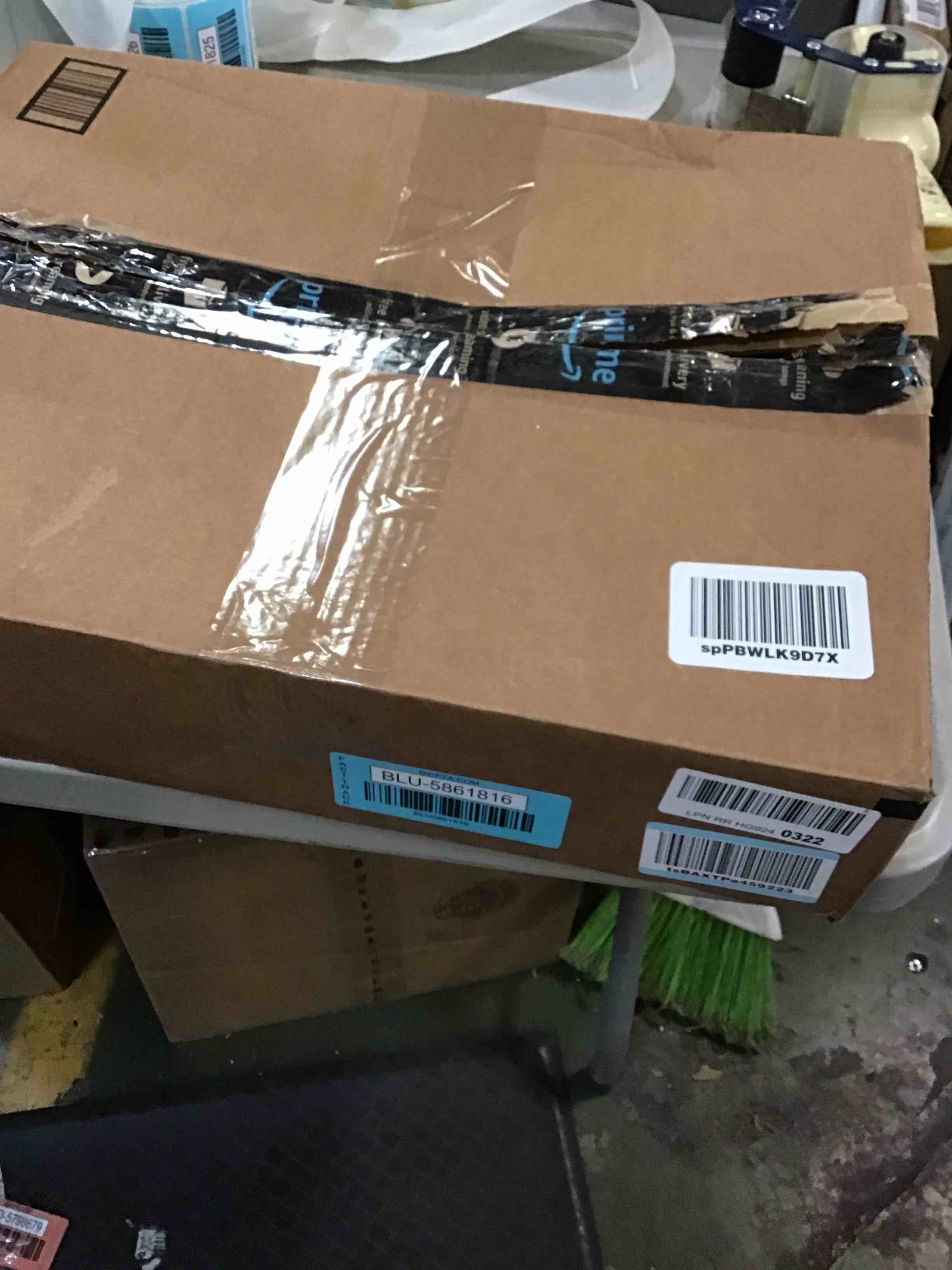 https://s3.amazonaws.com/lotting-images-prod/bidfta/BLU5861816_1704739602299.jpeg