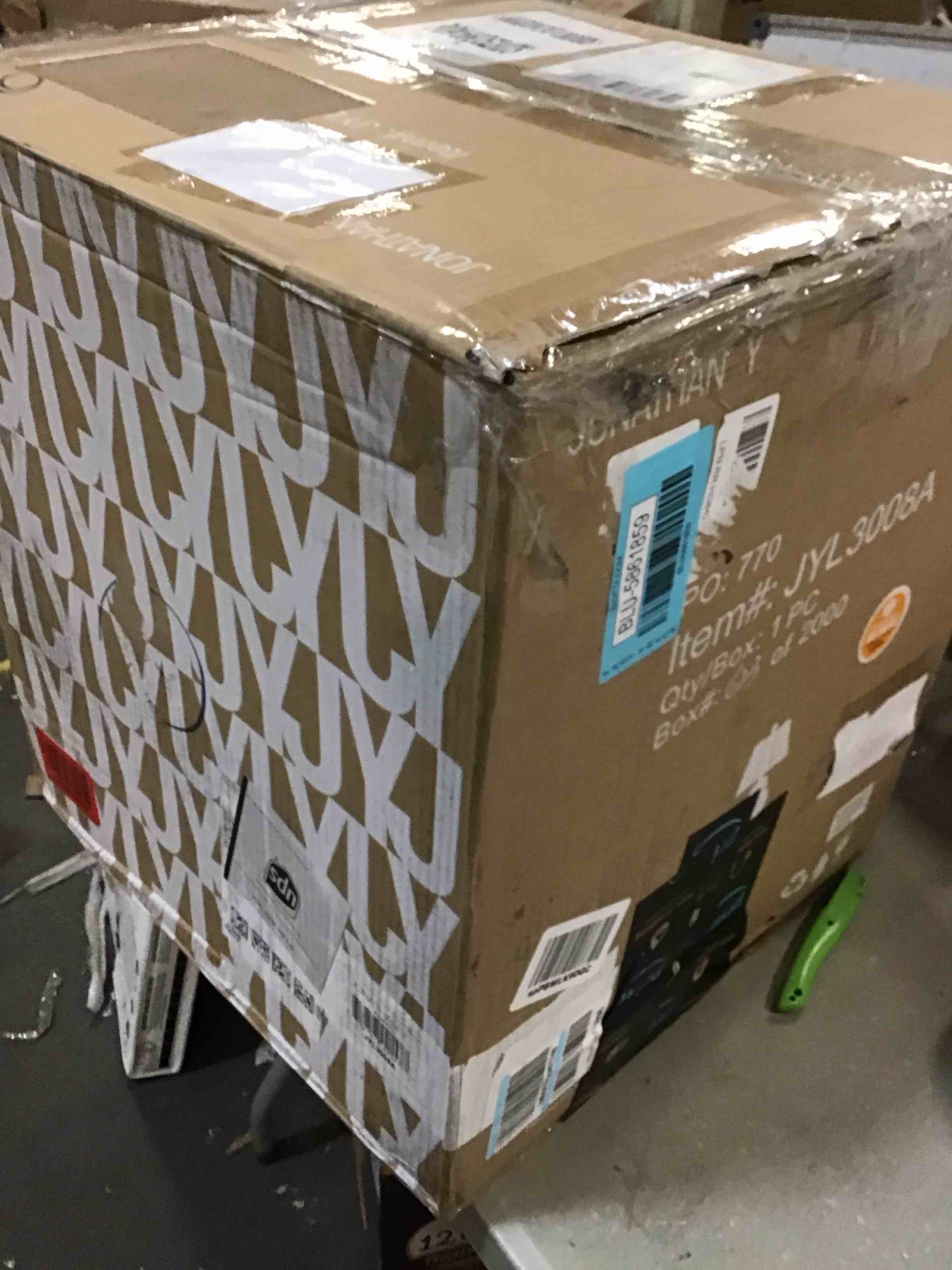 https://s3.amazonaws.com/lotting-images-prod/bidfta/BLU5861859_1704743204107.jpeg