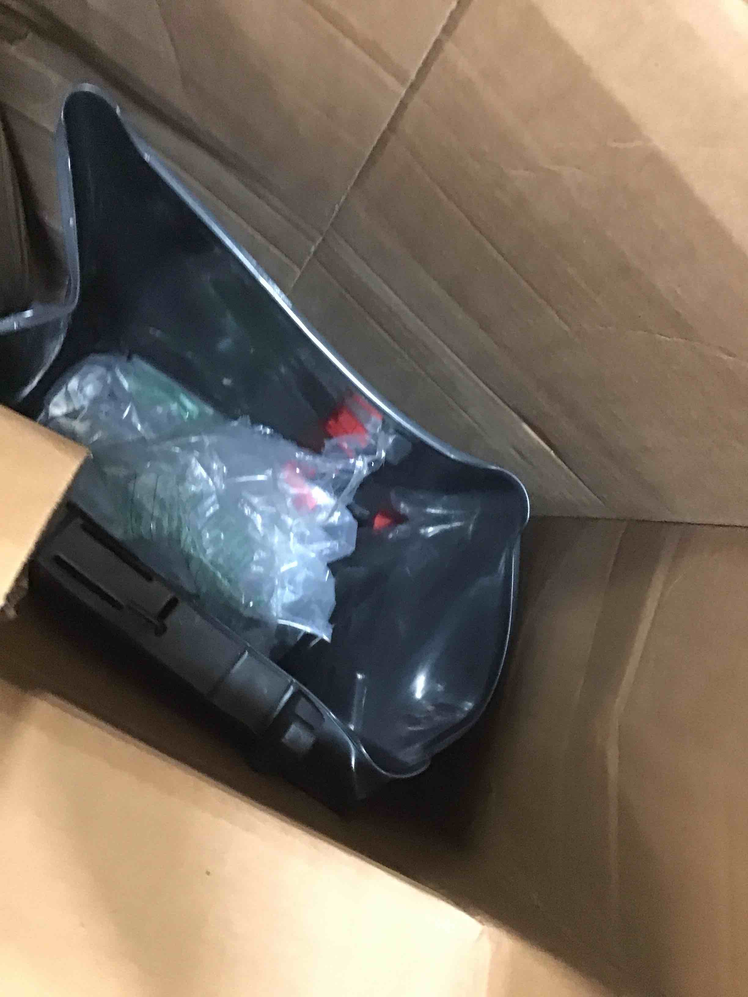 https://s3.amazonaws.com/lotting-images-prod/bidfta/BLU5861973_1704811155416.jpeg