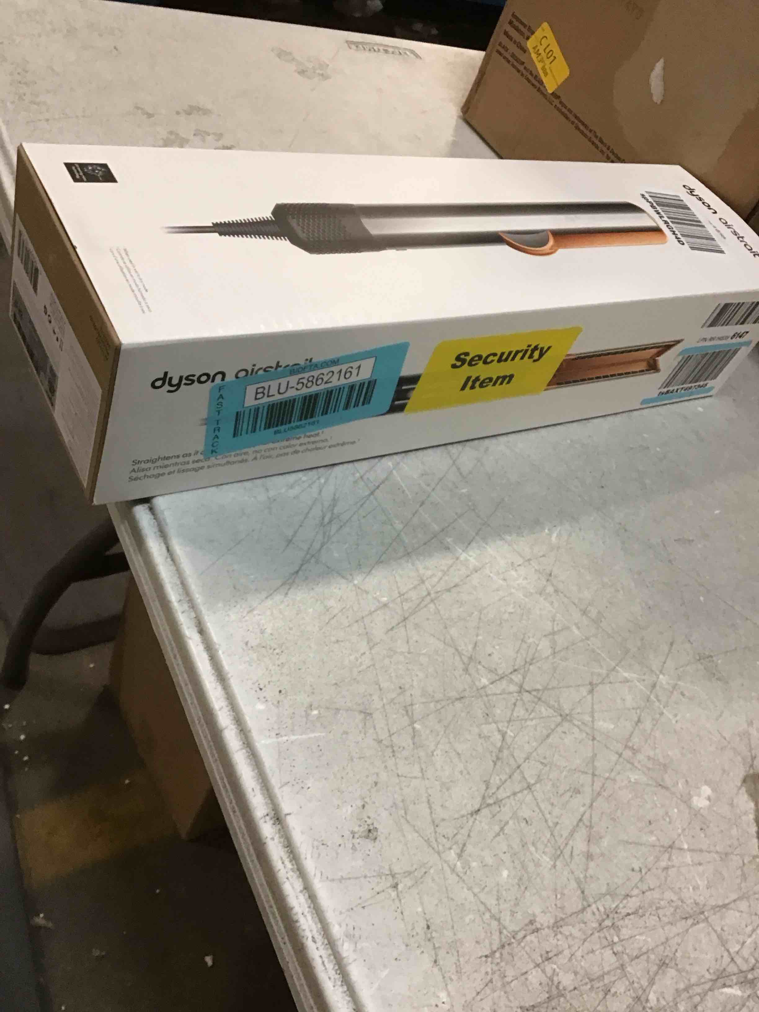 https://s3.amazonaws.com/lotting-images-prod/bidfta/BLU5862161_1704889659357.jpeg
