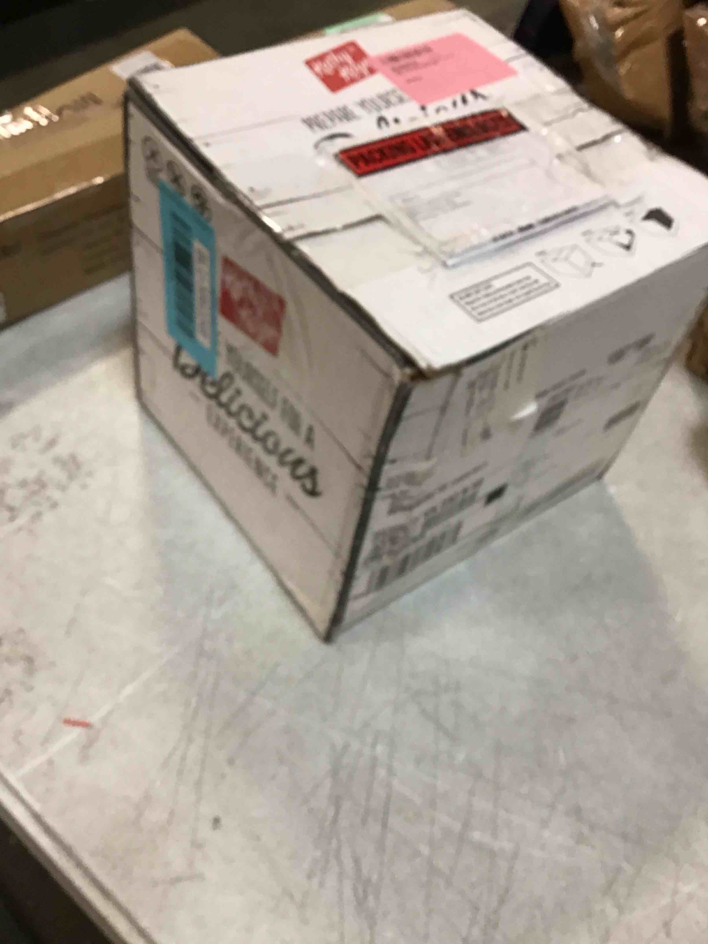 https://s3.amazonaws.com/lotting-images-prod/bidfta/BLU5862249_1704898543259.jpeg