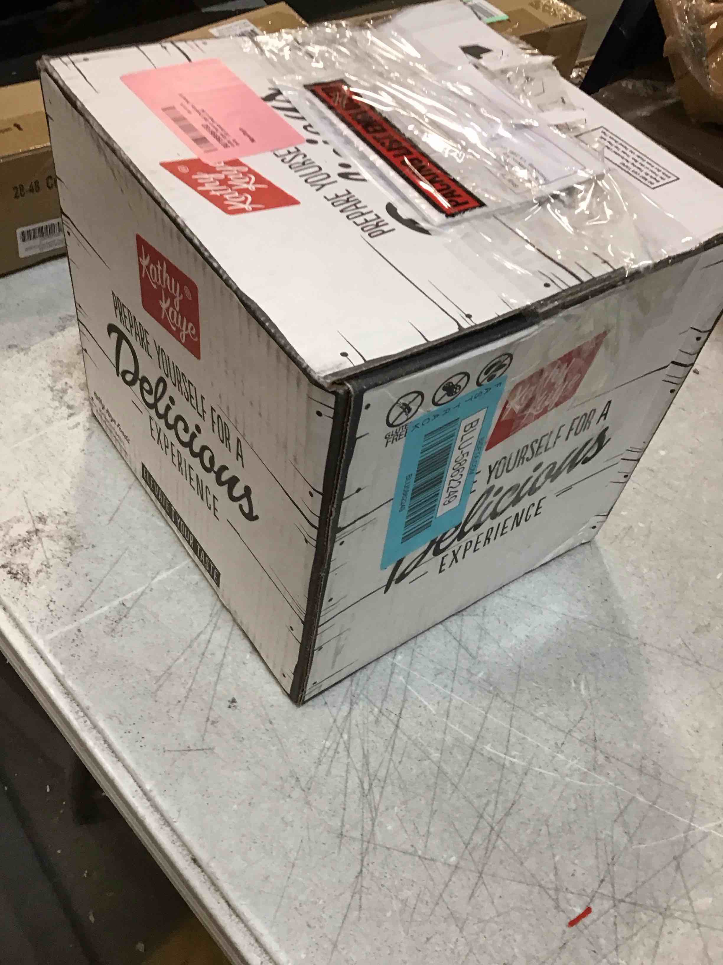 https://s3.amazonaws.com/lotting-images-prod/bidfta/BLU5862249_1704898626503.jpeg