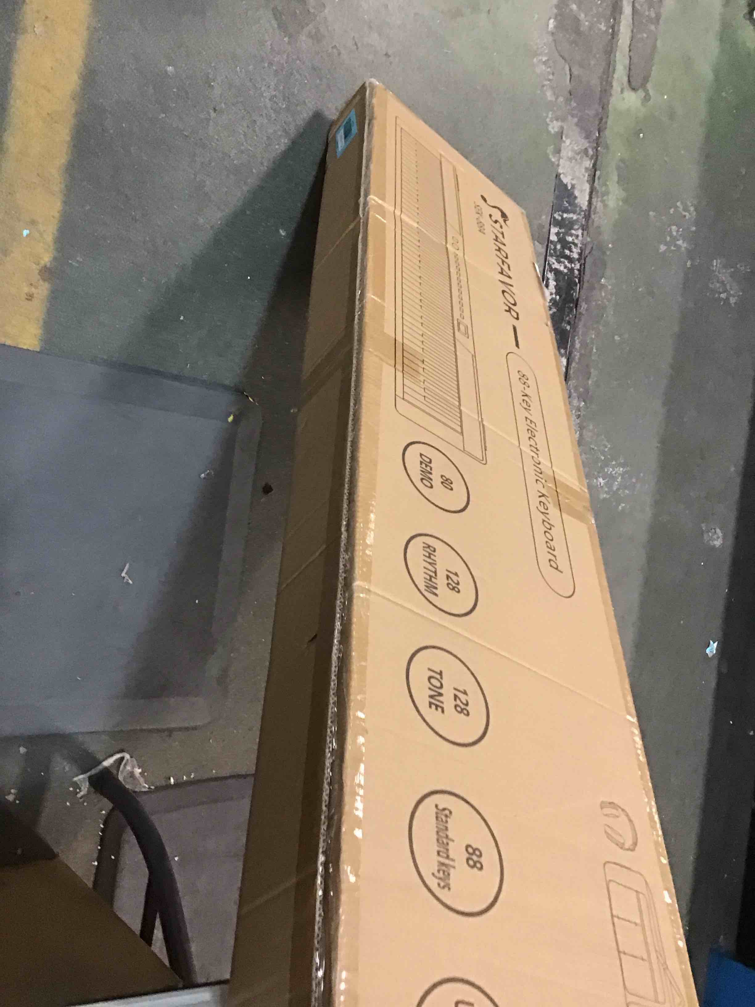 https://s3.amazonaws.com/lotting-images-prod/bidfta/BLU5862420_1704975614241.jpeg