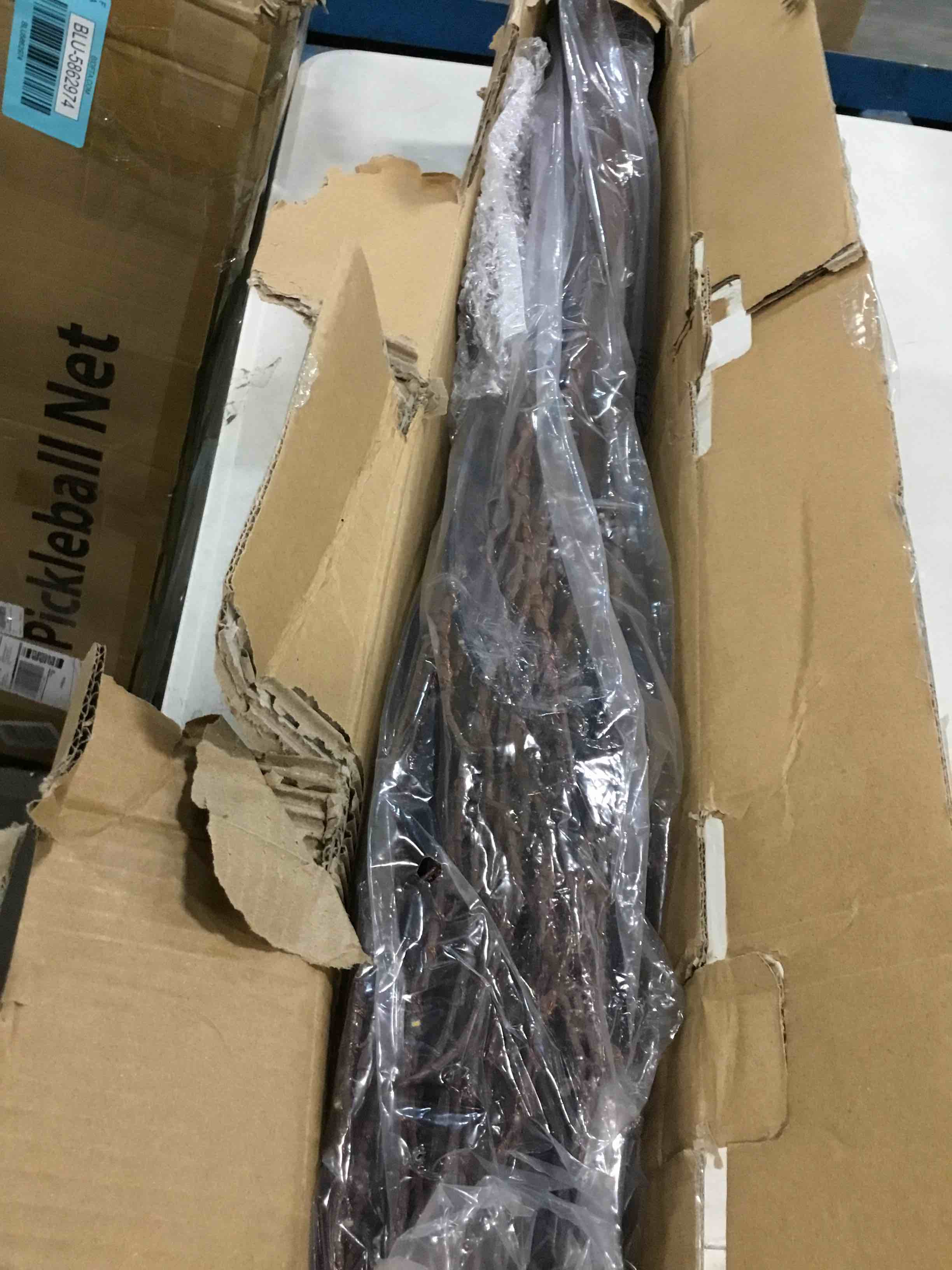 https://s3.amazonaws.com/lotting-images-prod/bidfta/BLU5862975_1703945915184.jpeg