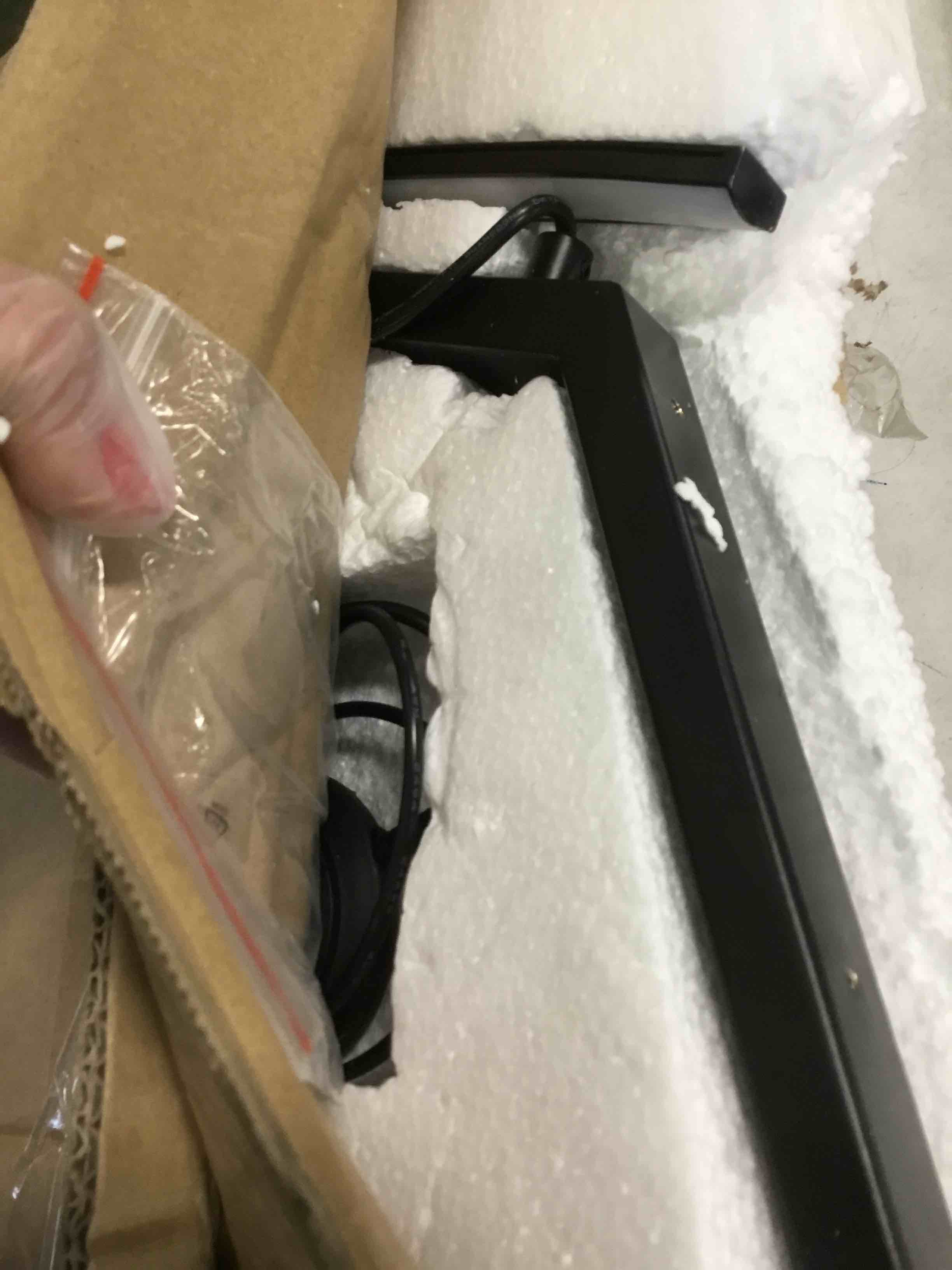 https://s3.amazonaws.com/lotting-images-prod/bidfta/BLU5863212_1704227774202.jpeg
