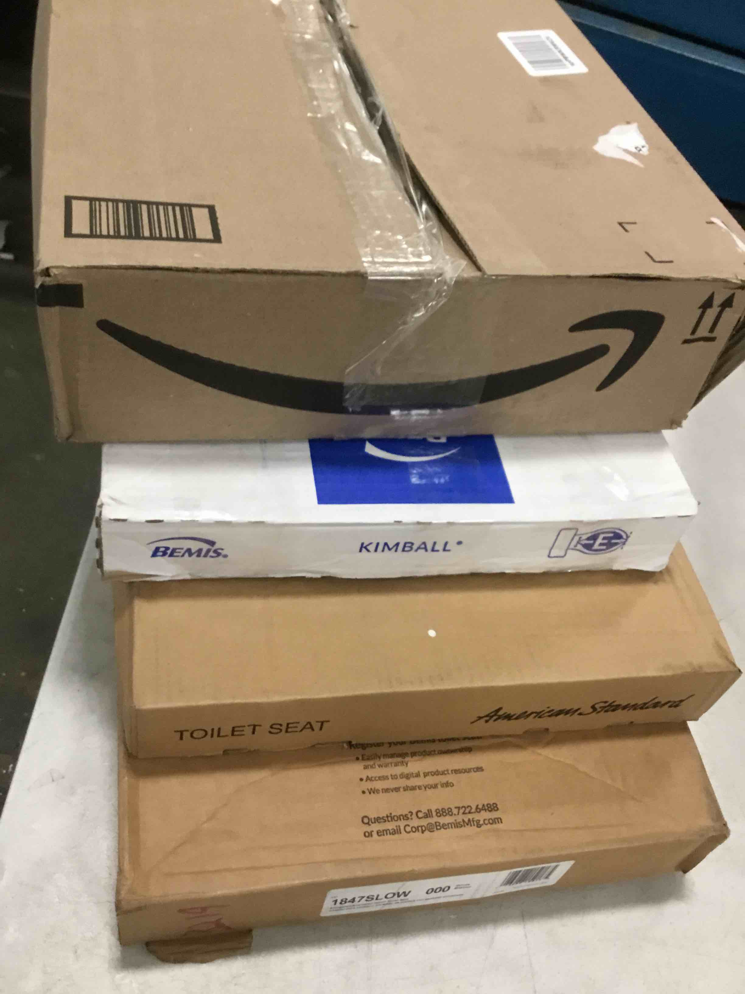 https://s3.amazonaws.com/lotting-images-prod/bidfta/BLU5863226_1704230104008.jpeg