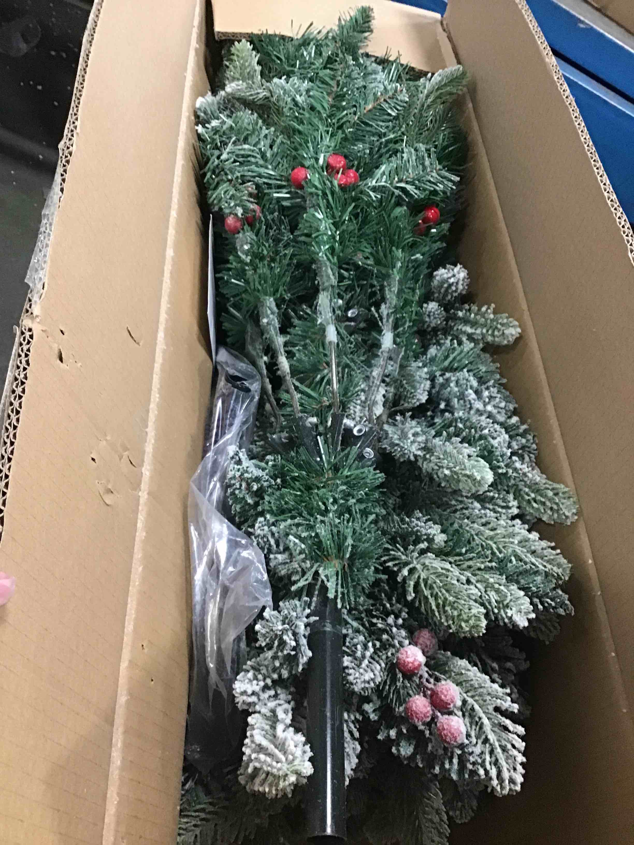 https://s3.amazonaws.com/lotting-images-prod/bidfta/BLU5863296_1704303387110.jpeg