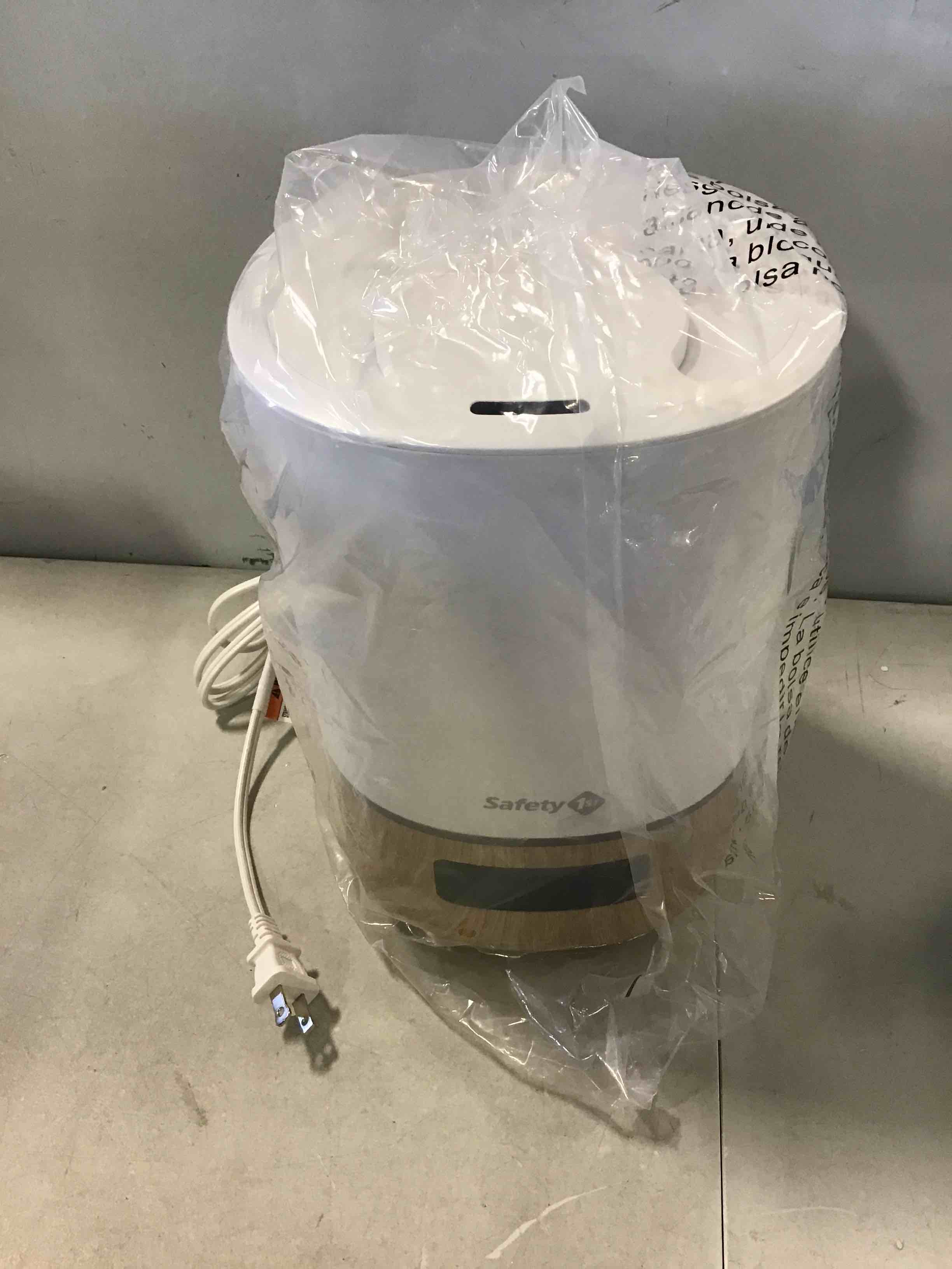 https://s3.amazonaws.com/lotting-images-prod/bidfta/BLU5863420_1704392917309.jpeg