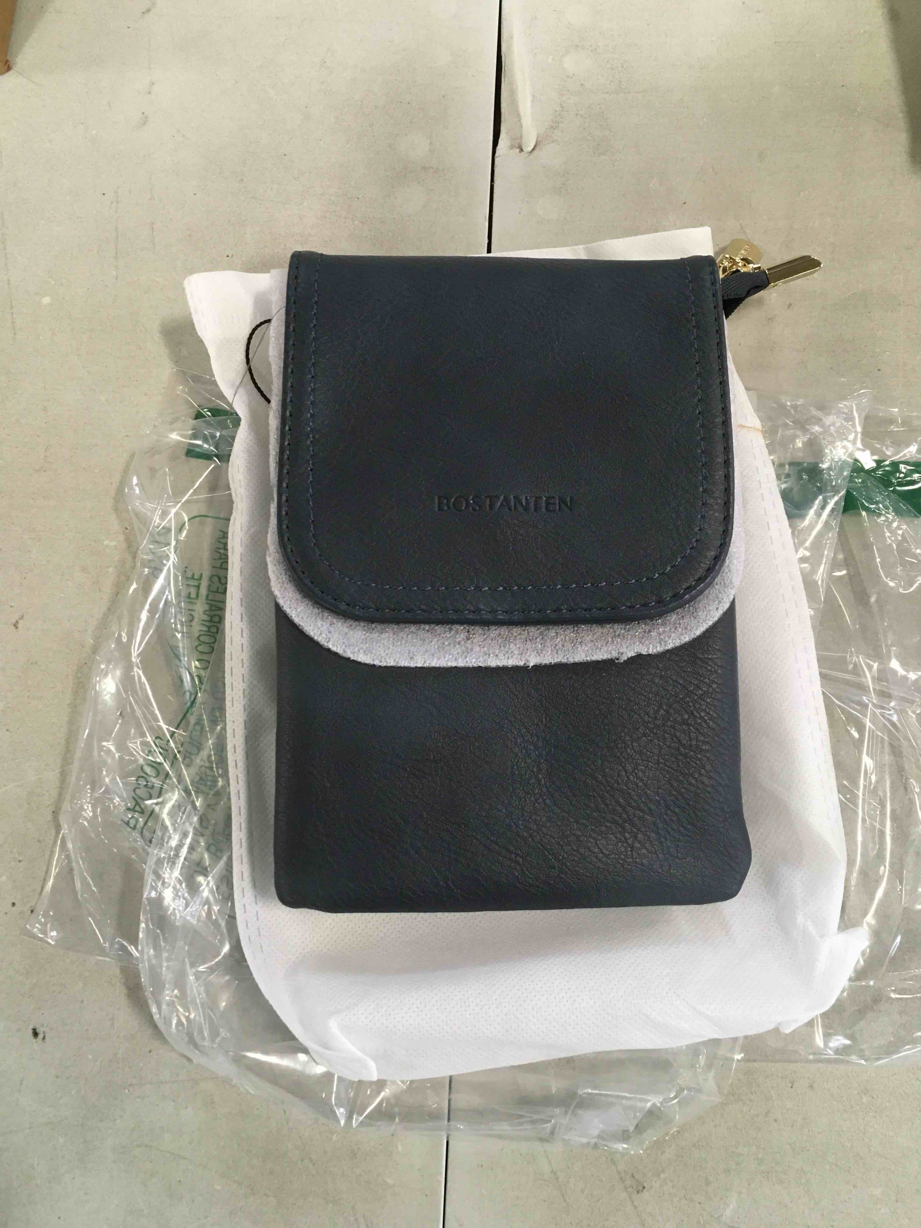 https://s3.amazonaws.com/lotting-images-prod/bidfta/BLU5863760_1704739312746.jpeg
