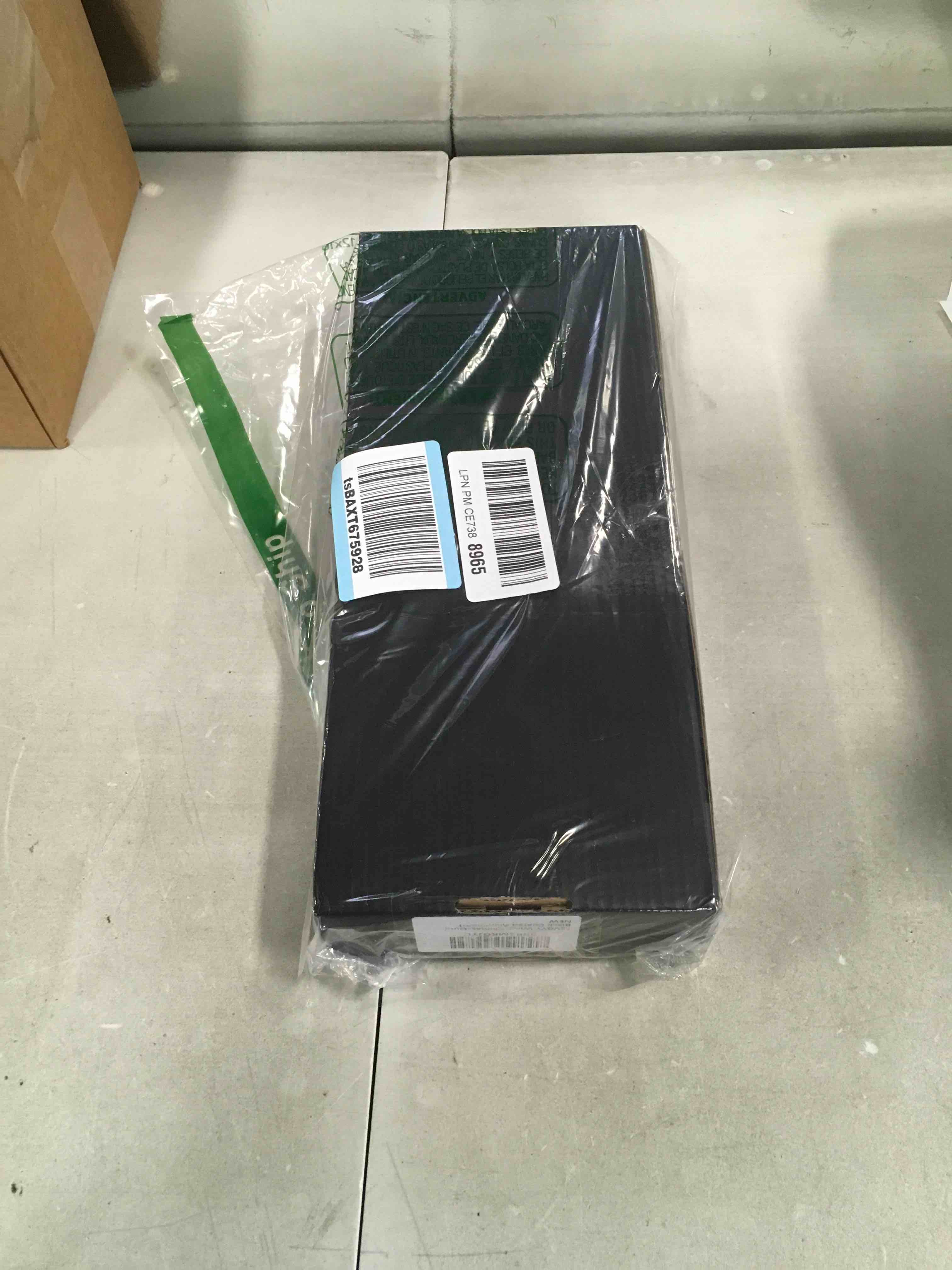 https://s3.amazonaws.com/lotting-images-prod/bidfta/BLU5863779_1704744888409.jpeg