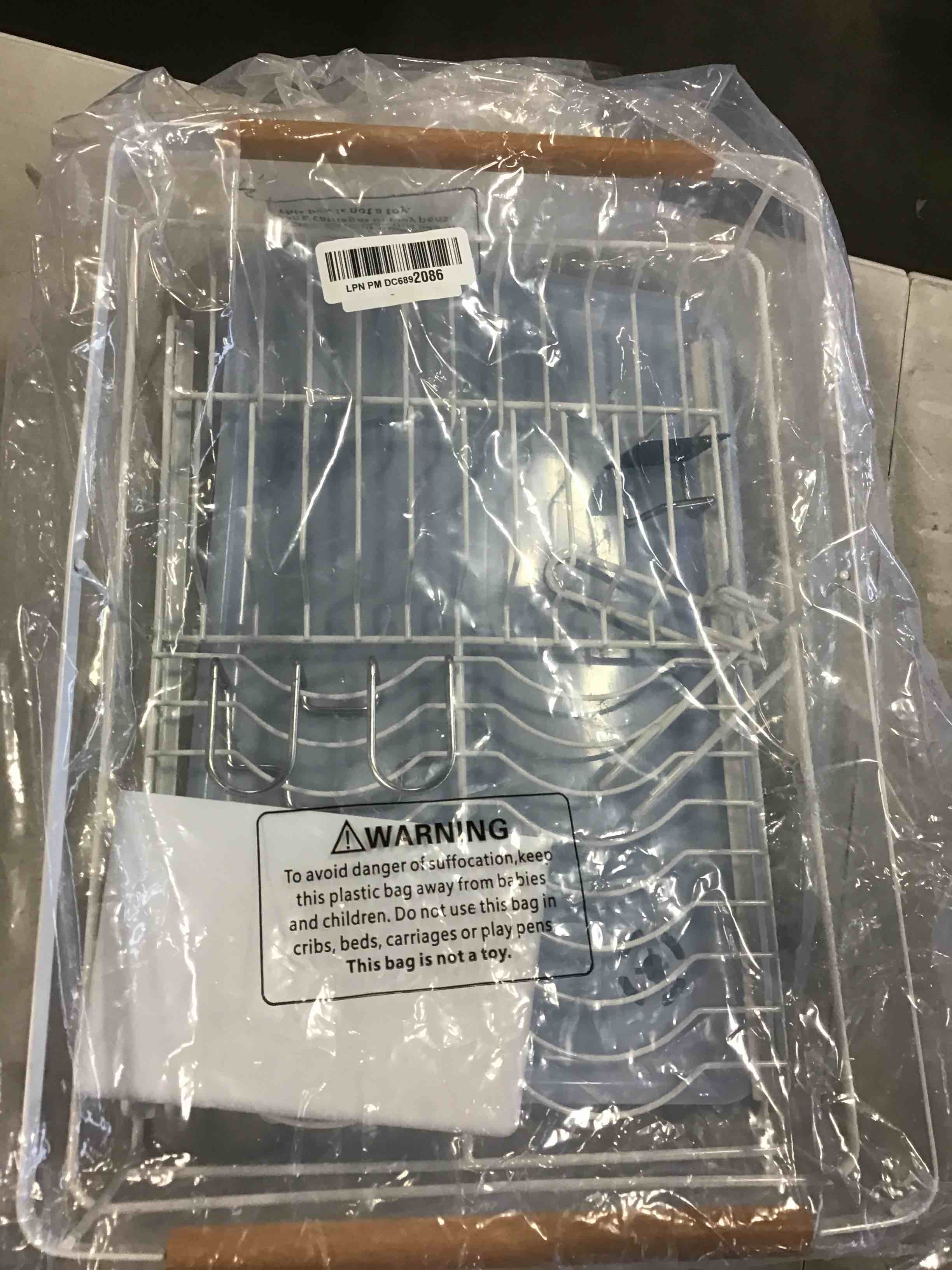 https://s3.amazonaws.com/lotting-images-prod/bidfta/BLU5863861_1704980007578.jpeg