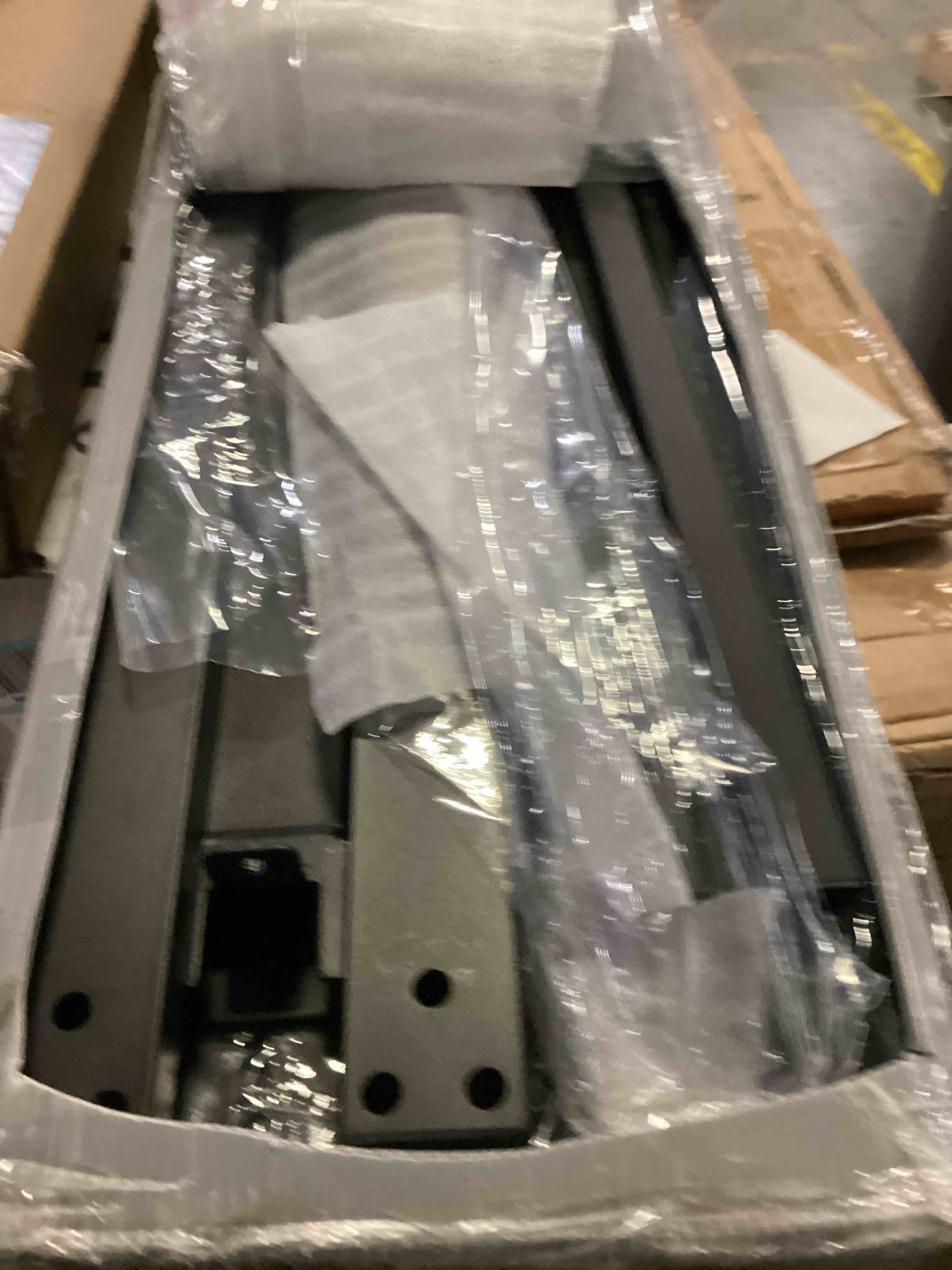 https://s3.amazonaws.com/lotting-images-prod/bidfta/BLU5864192_1723467440094.jpeg