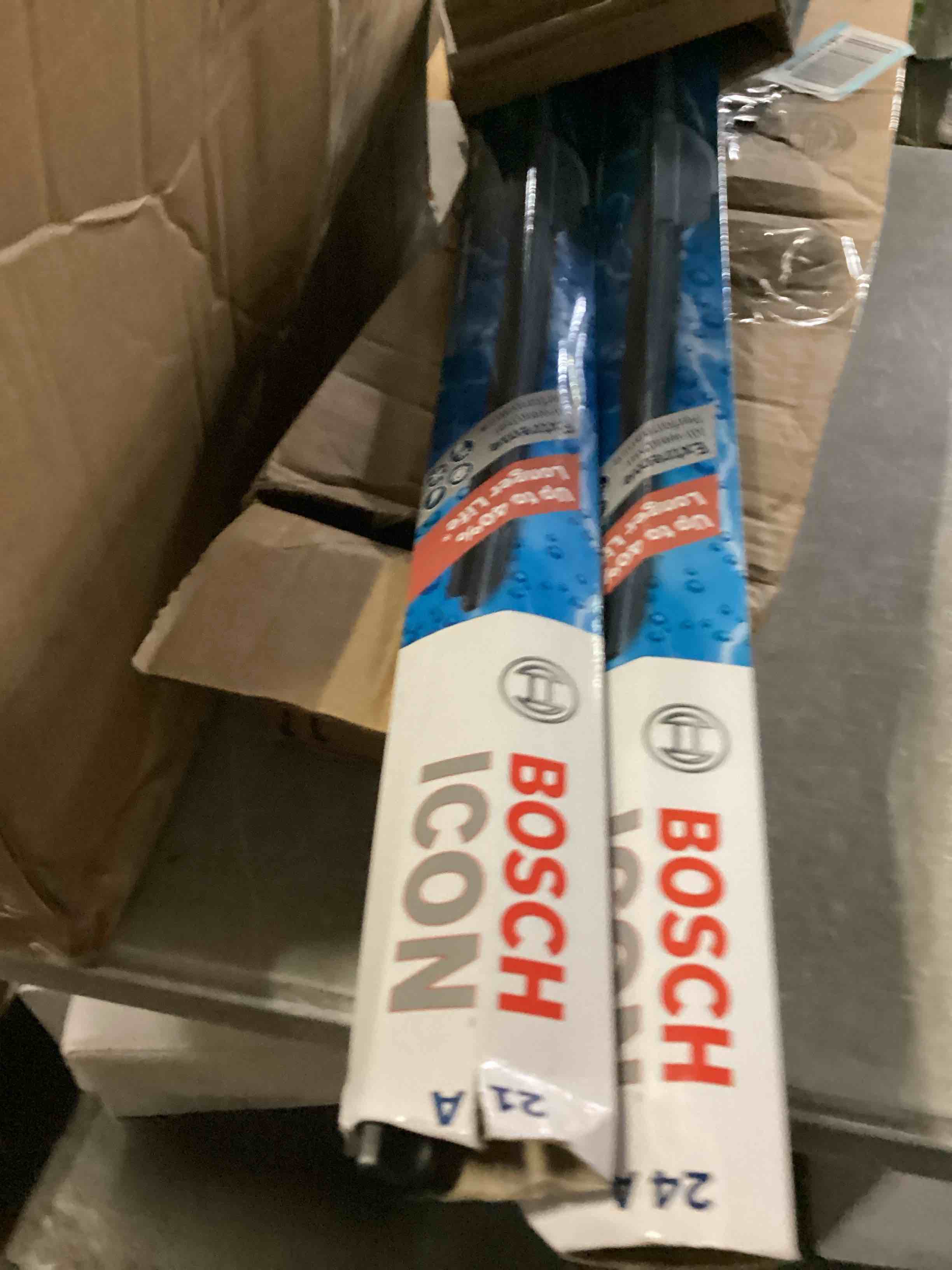 https://s3.amazonaws.com/lotting-images-prod/bidfta/BLU5864449_1723571463916.jpeg