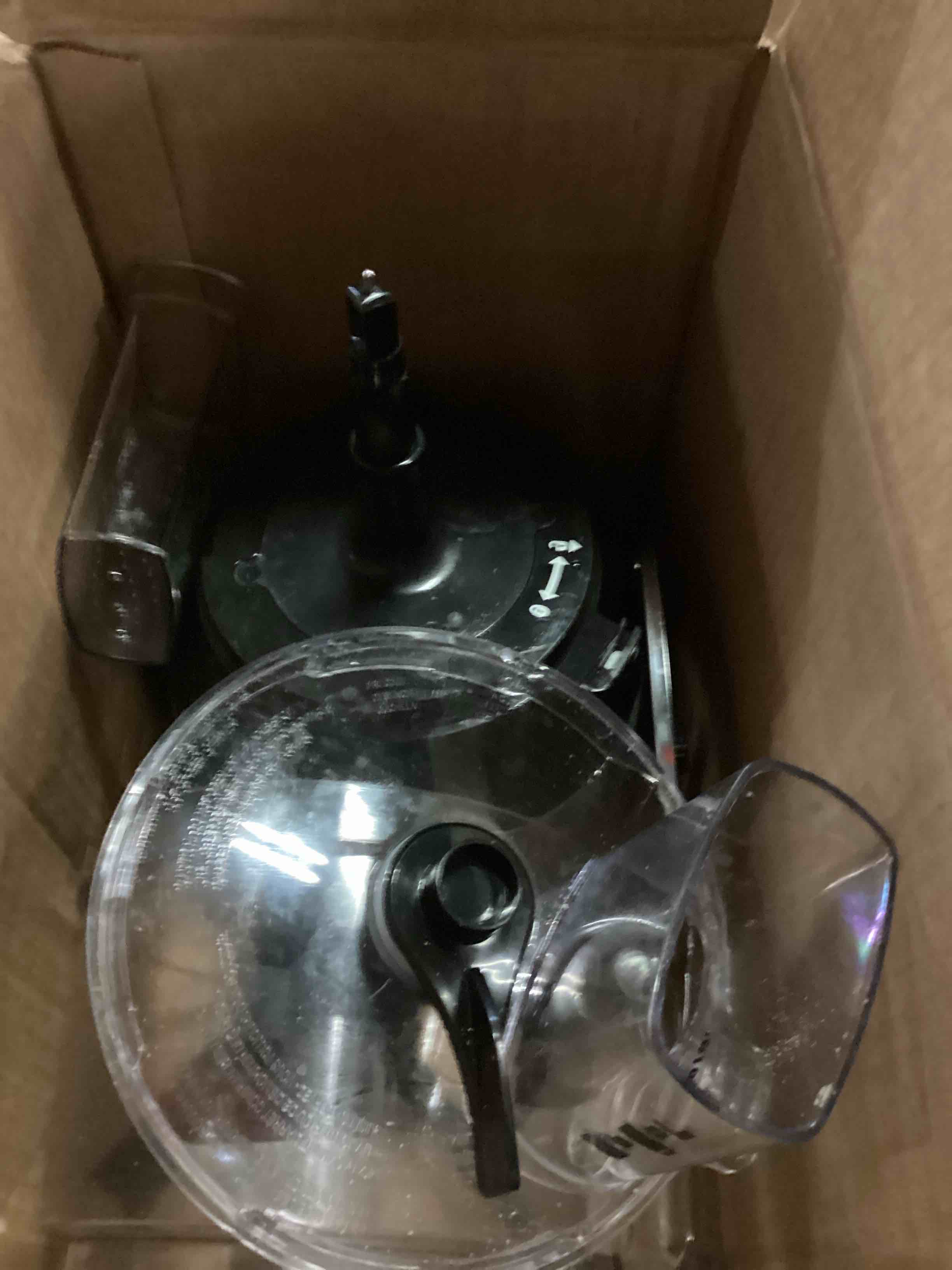 https://s3.amazonaws.com/lotting-images-prod/bidfta/BLU5864619_1723656791190.jpeg
