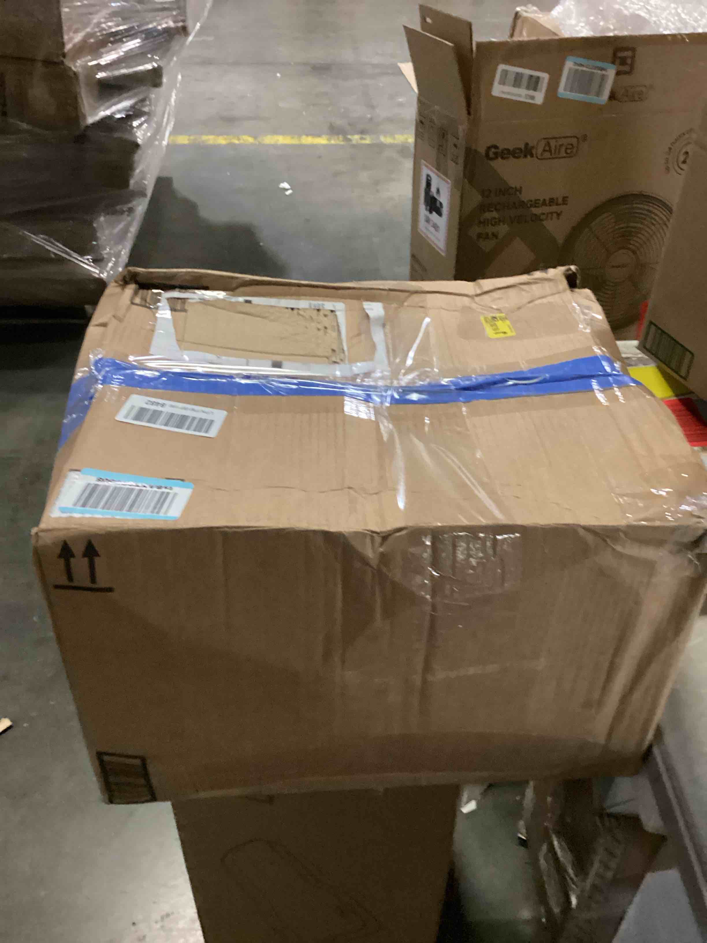 https://s3.amazonaws.com/lotting-images-prod/bidfta/BLU5865042_1724160482590.jpeg