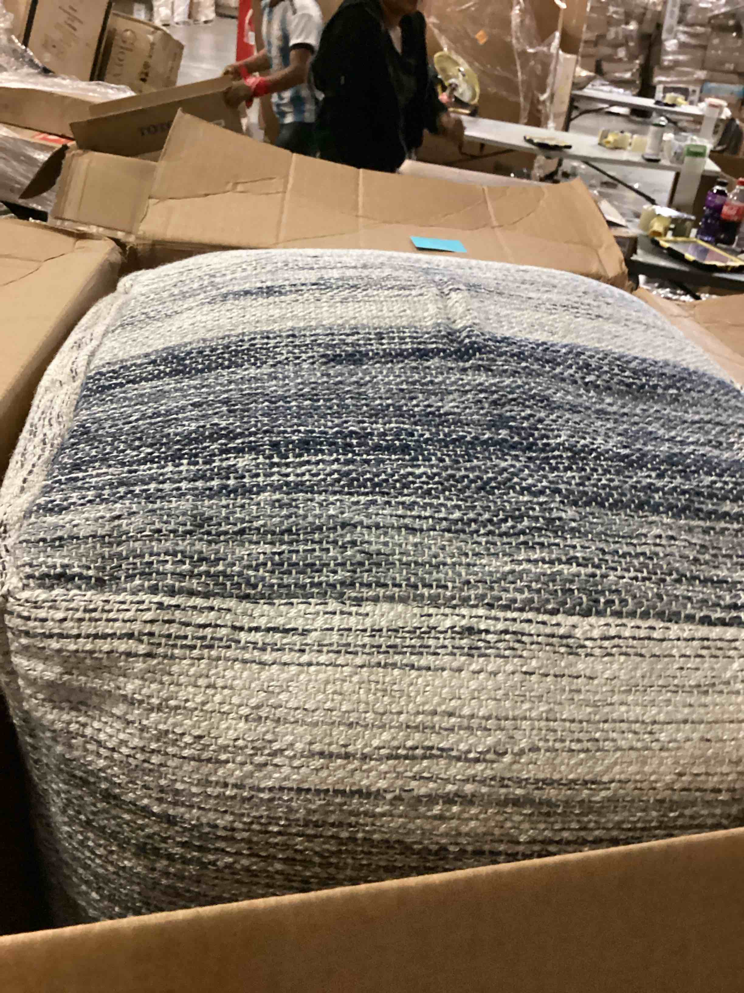 https://s3.amazonaws.com/lotting-images-prod/bidfta/BLU5865067_1724165420300.jpeg