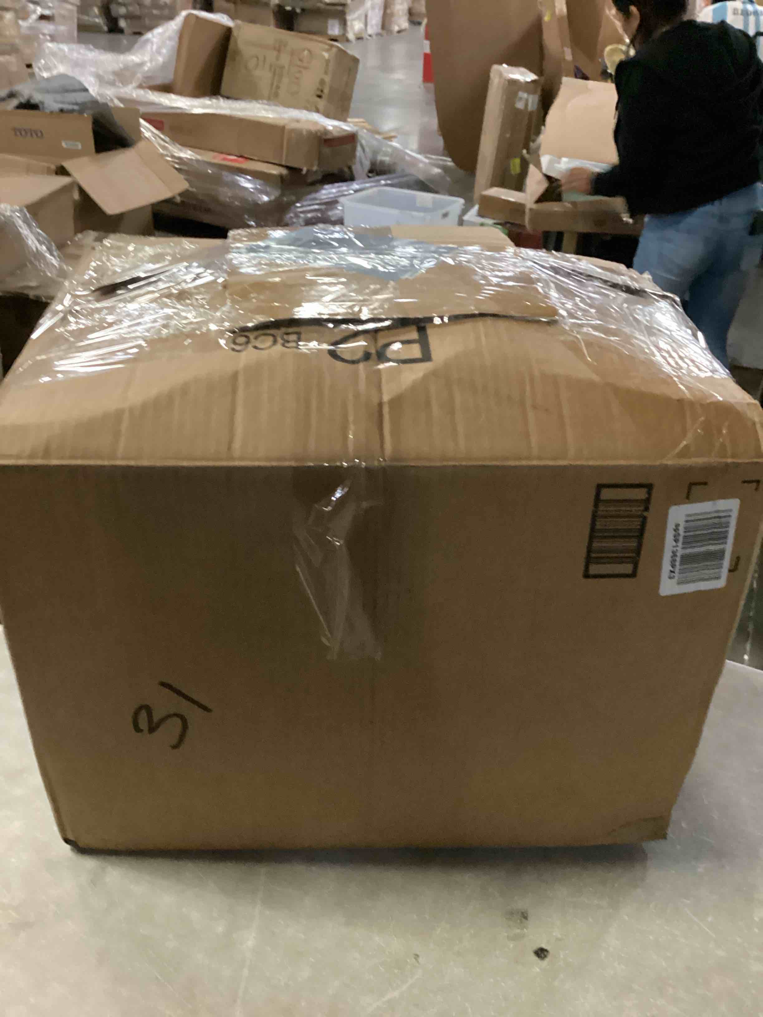 https://s3.amazonaws.com/lotting-images-prod/bidfta/BLU5865067_1724165453583.jpeg