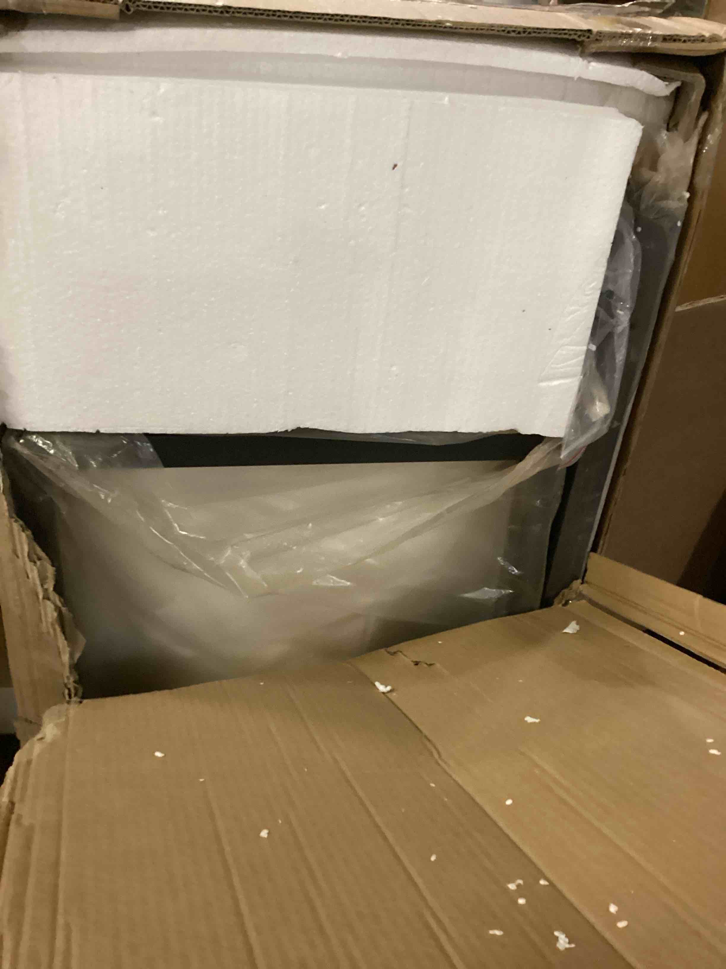 https://s3.amazonaws.com/lotting-images-prod/bidfta/BLU5865088_1724168645209.jpeg