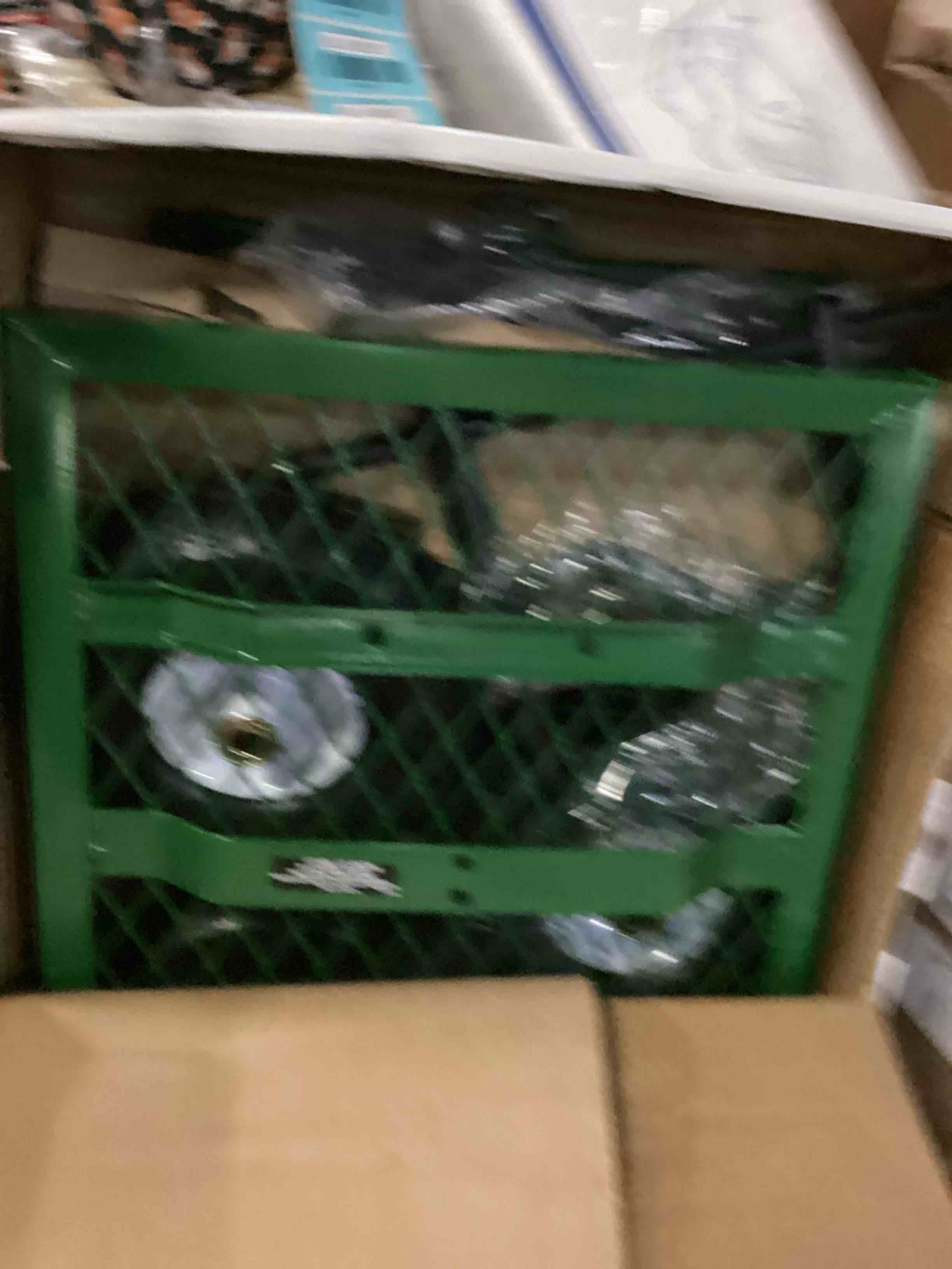 https://s3.amazonaws.com/lotting-images-prod/bidfta/BLU5865275_1724261633545.jpeg