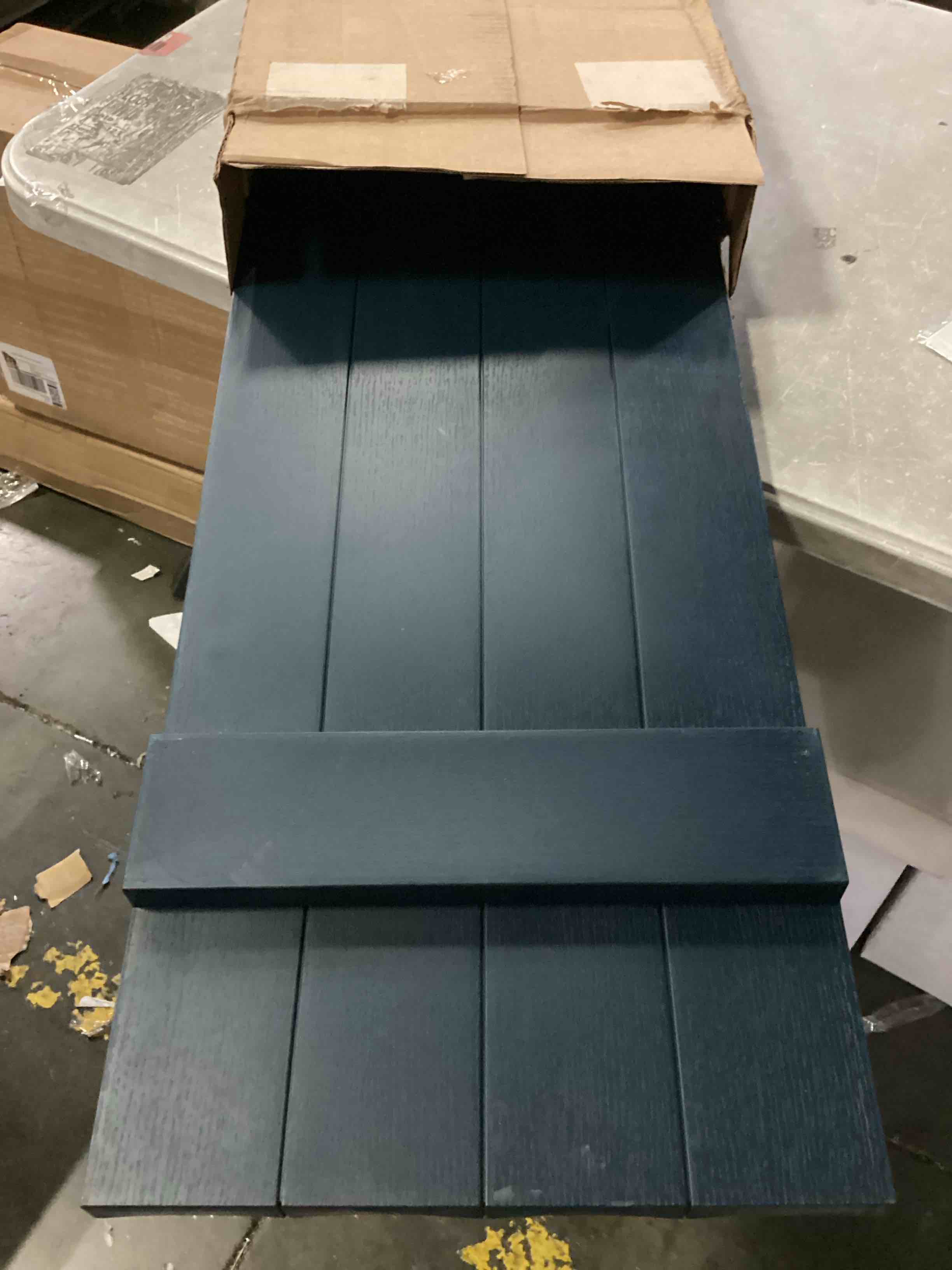 https://s3.amazonaws.com/lotting-images-prod/bidfta/BLU5865480_1720612968534.jpeg