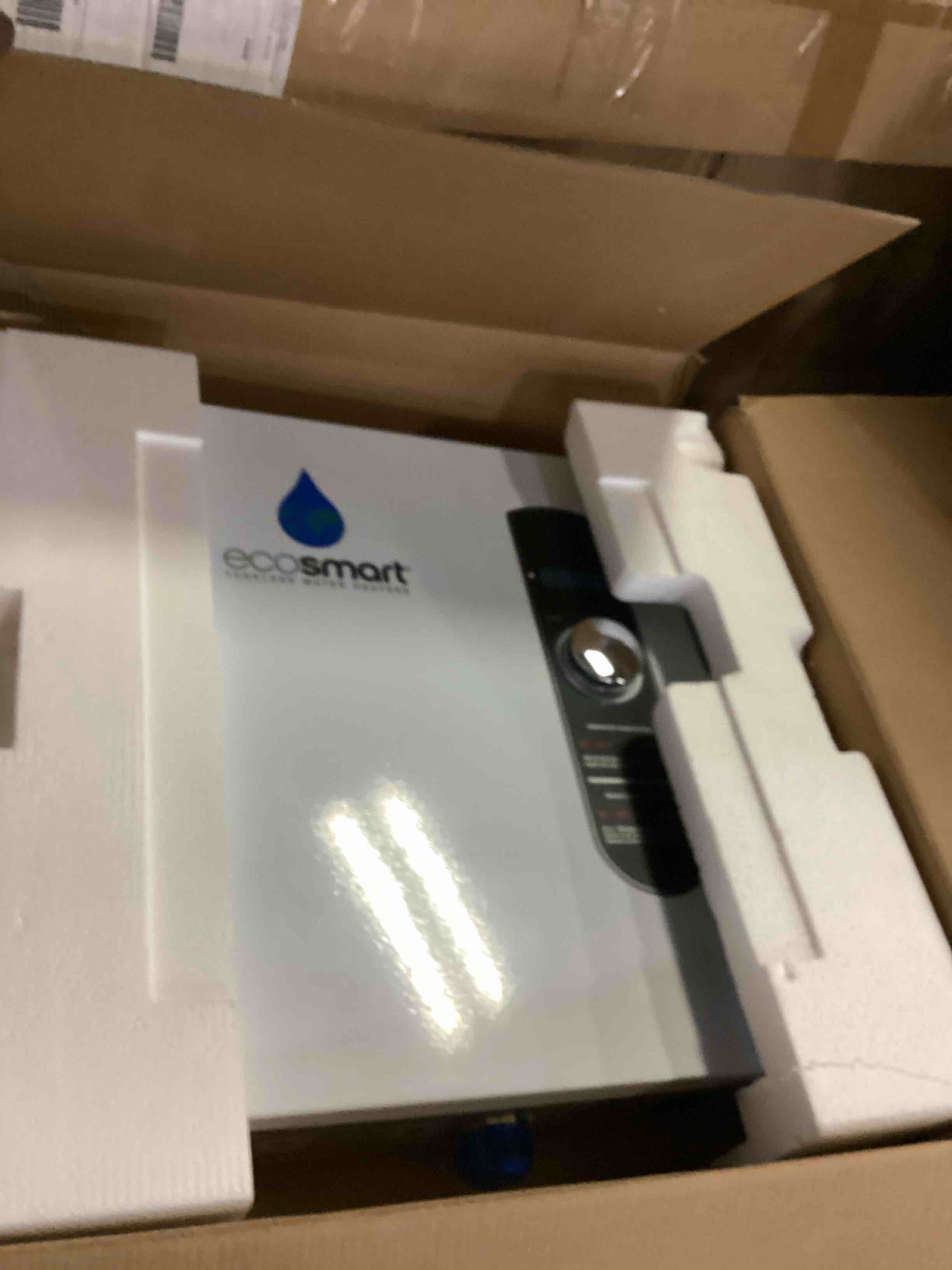https://s3.amazonaws.com/lotting-images-prod/bidfta/BLU5865559_1720631711597.jpeg