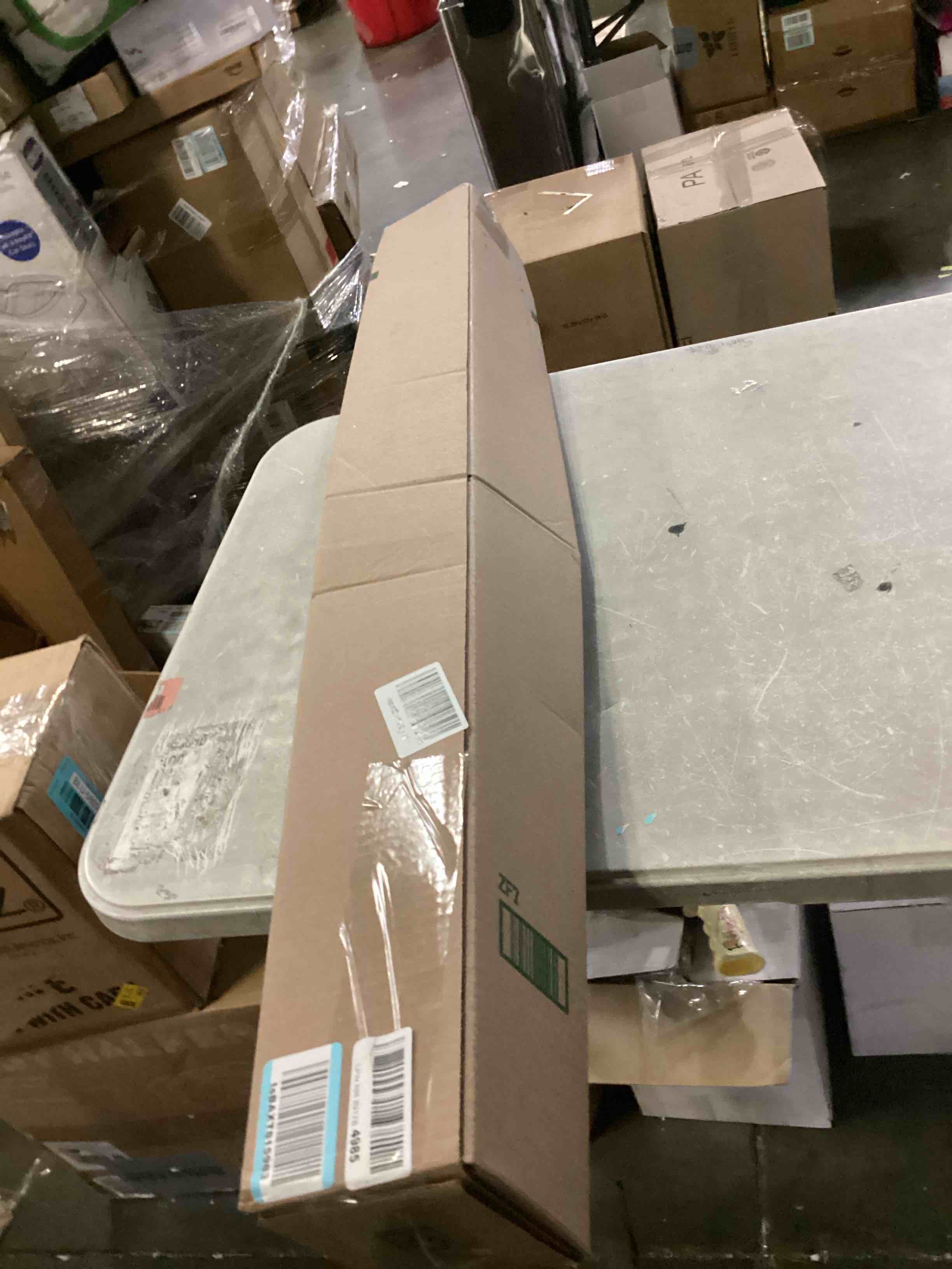 https://s3.amazonaws.com/lotting-images-prod/bidfta/BLU5865644_1720703286153.jpeg