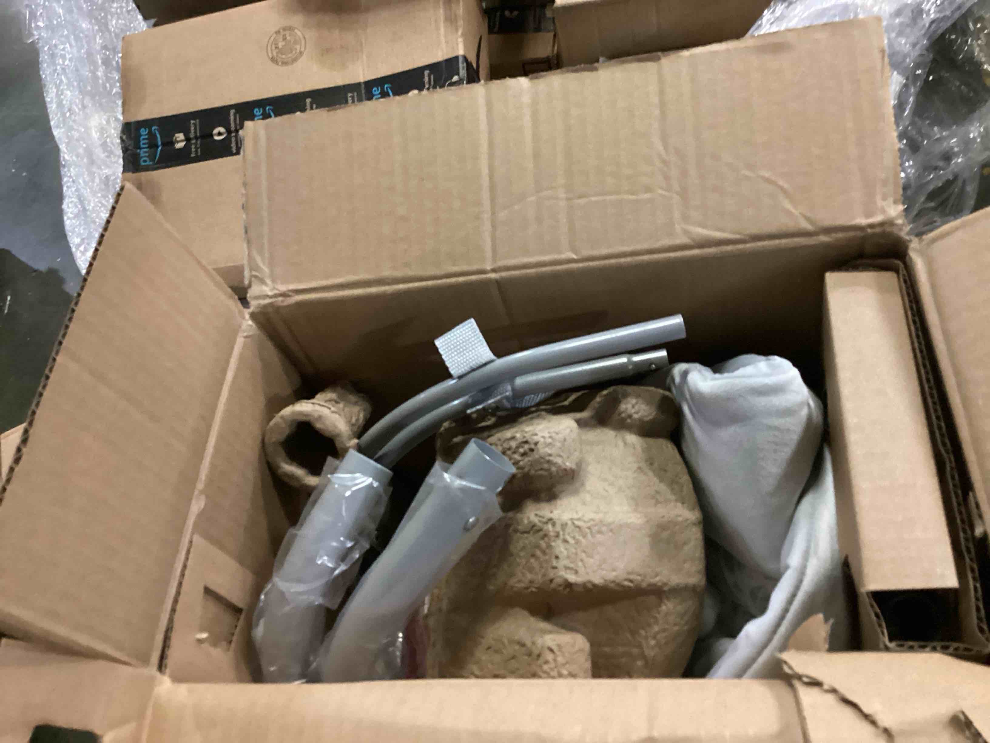 https://s3.amazonaws.com/lotting-images-prod/bidfta/BLU5865672_1720708940420.jpeg
