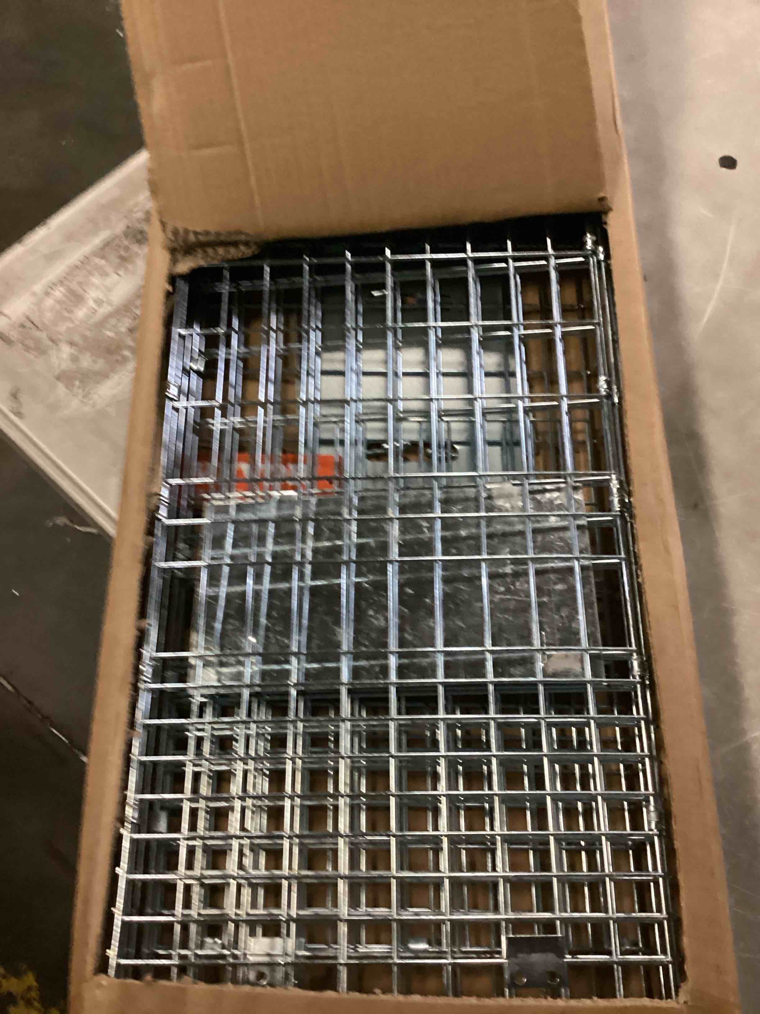https://s3.amazonaws.com/lotting-images-prod/bidfta/BLU5865811_1720789037050.jpeg