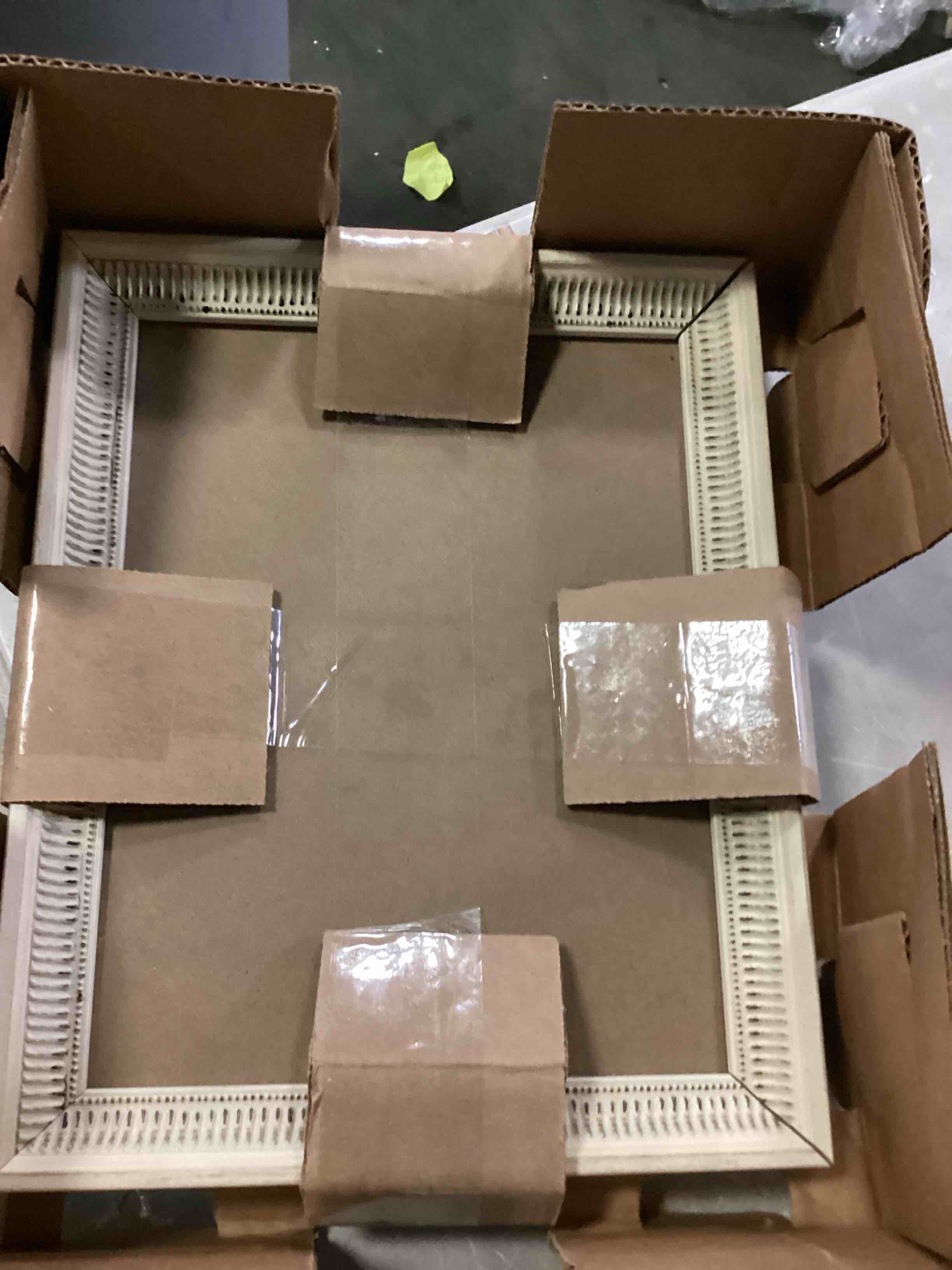 https://s3.amazonaws.com/lotting-images-prod/bidfta/BLU5865856_1720795949343.jpeg