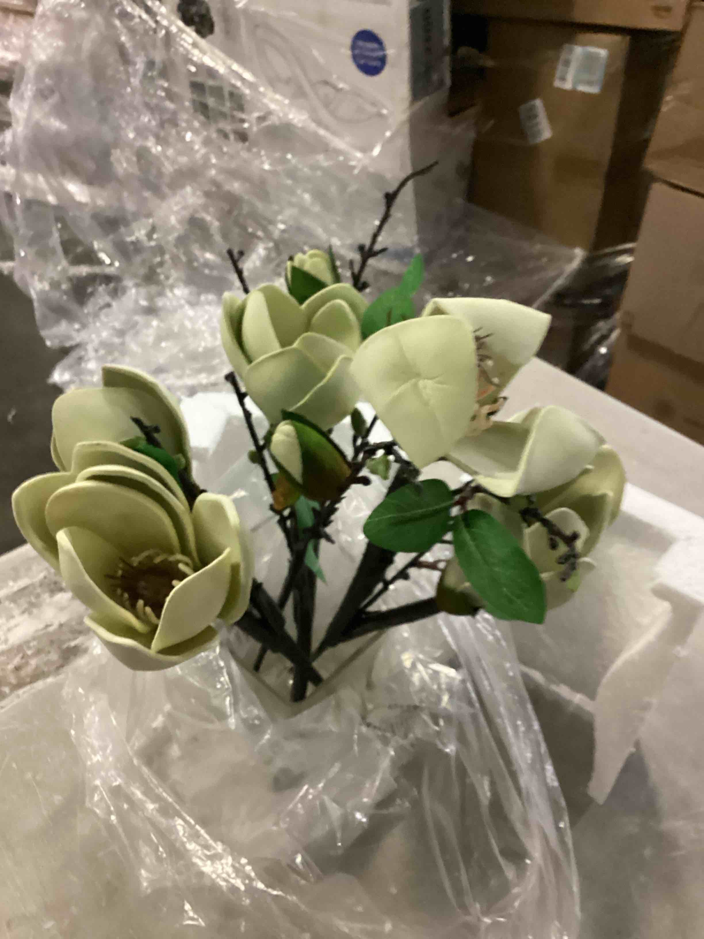 https://s3.amazonaws.com/lotting-images-prod/bidfta/BLU5865870_1720803845289.jpeg