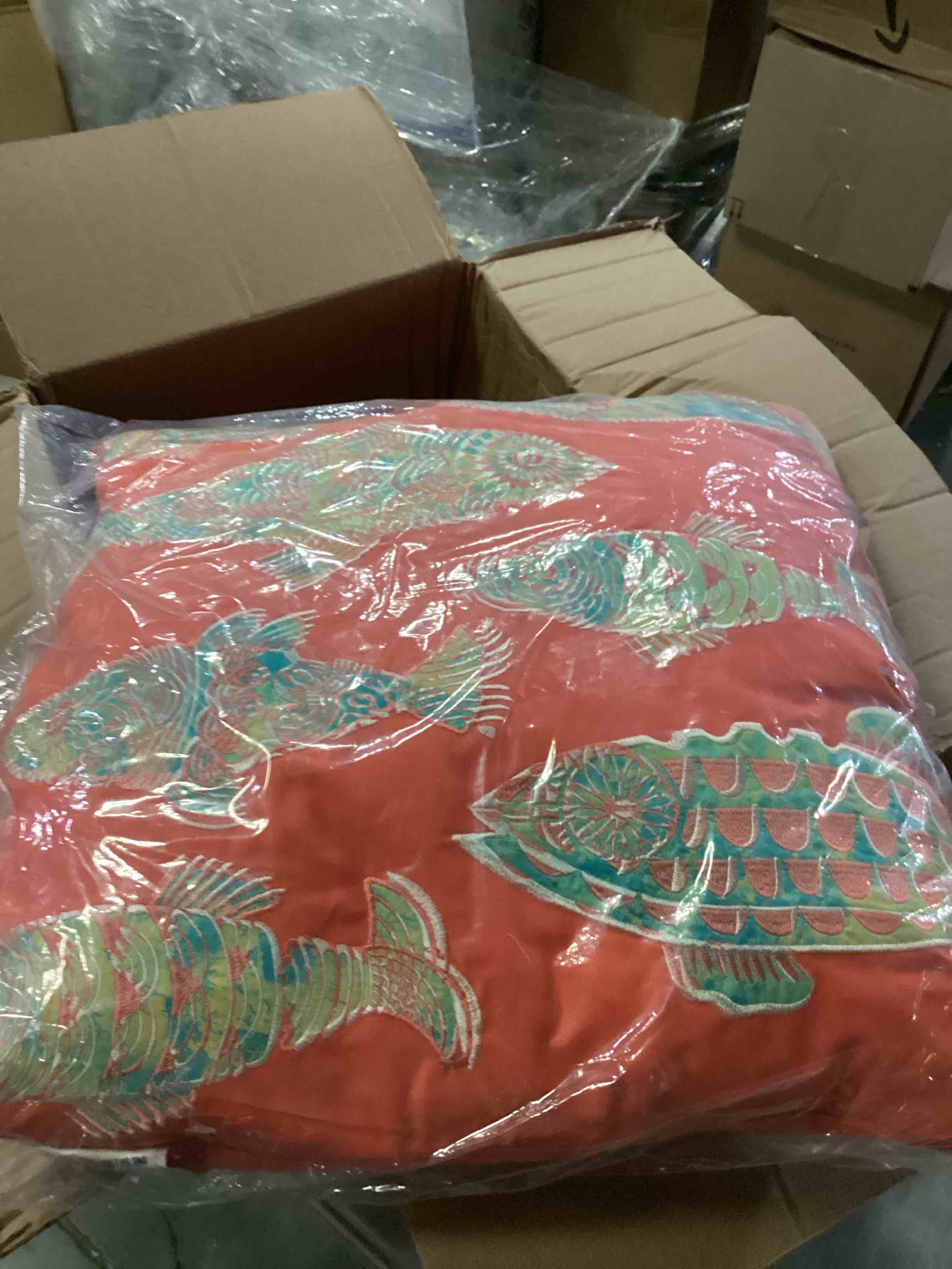 https://s3.amazonaws.com/lotting-images-prod/bidfta/BLU5865889_1720812063647.jpeg