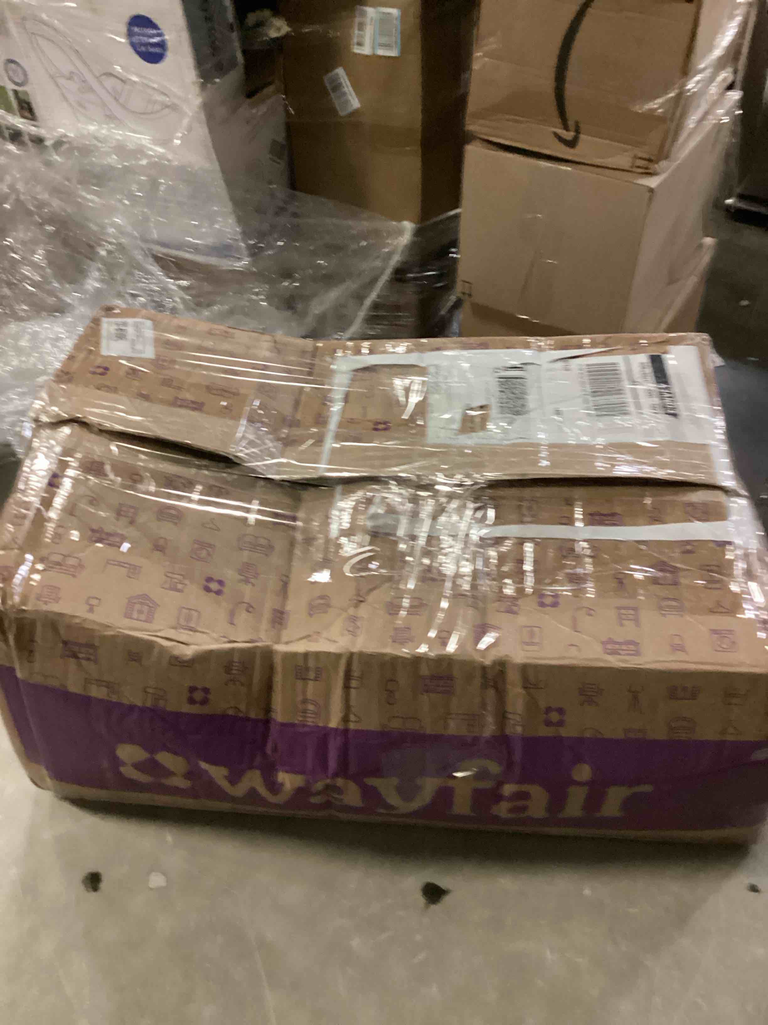 https://s3.amazonaws.com/lotting-images-prod/bidfta/BLU5865889_1720812137488.jpeg