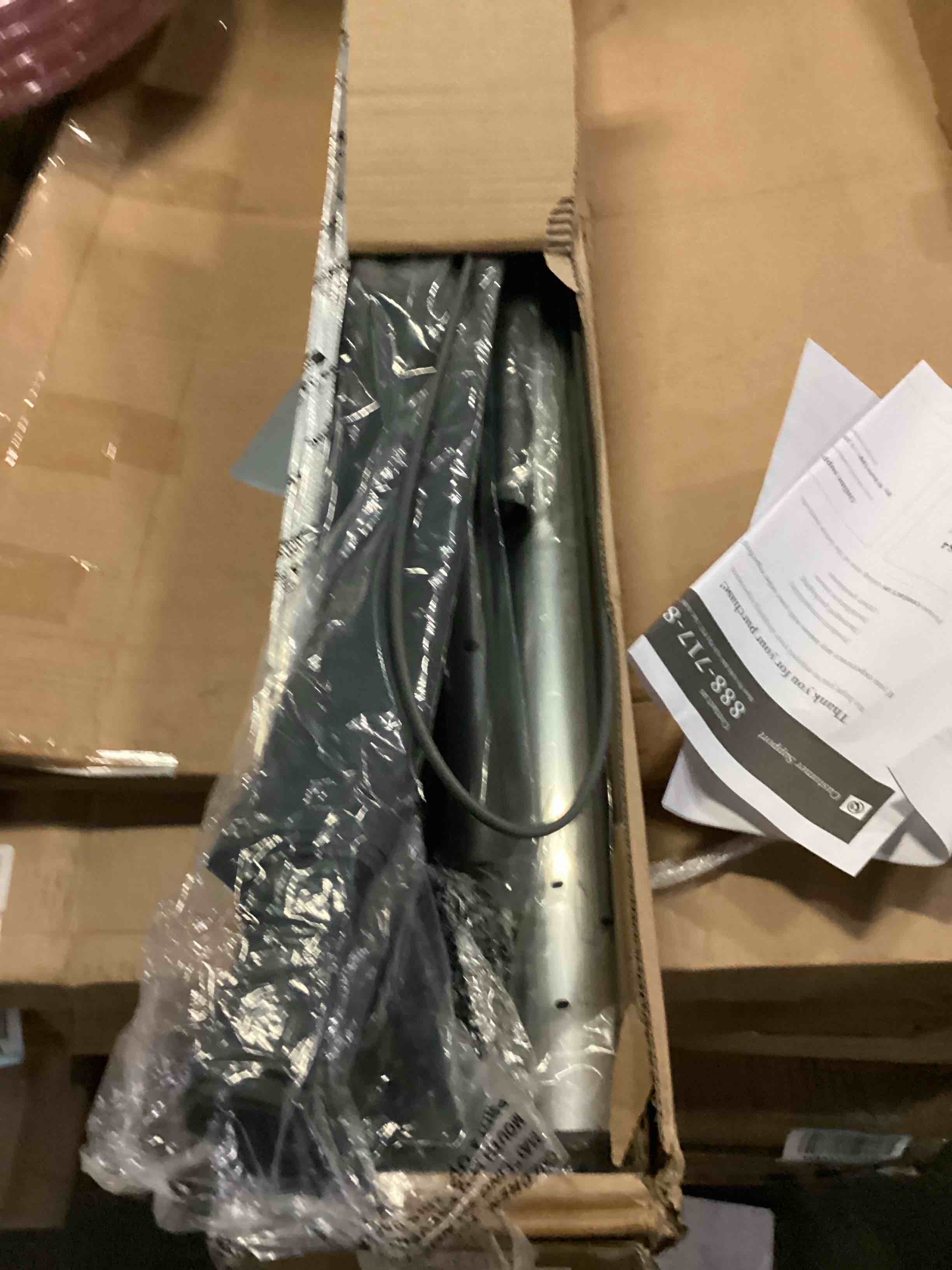 https://s3.amazonaws.com/lotting-images-prod/bidfta/BLU5866181_1721241012469.jpeg