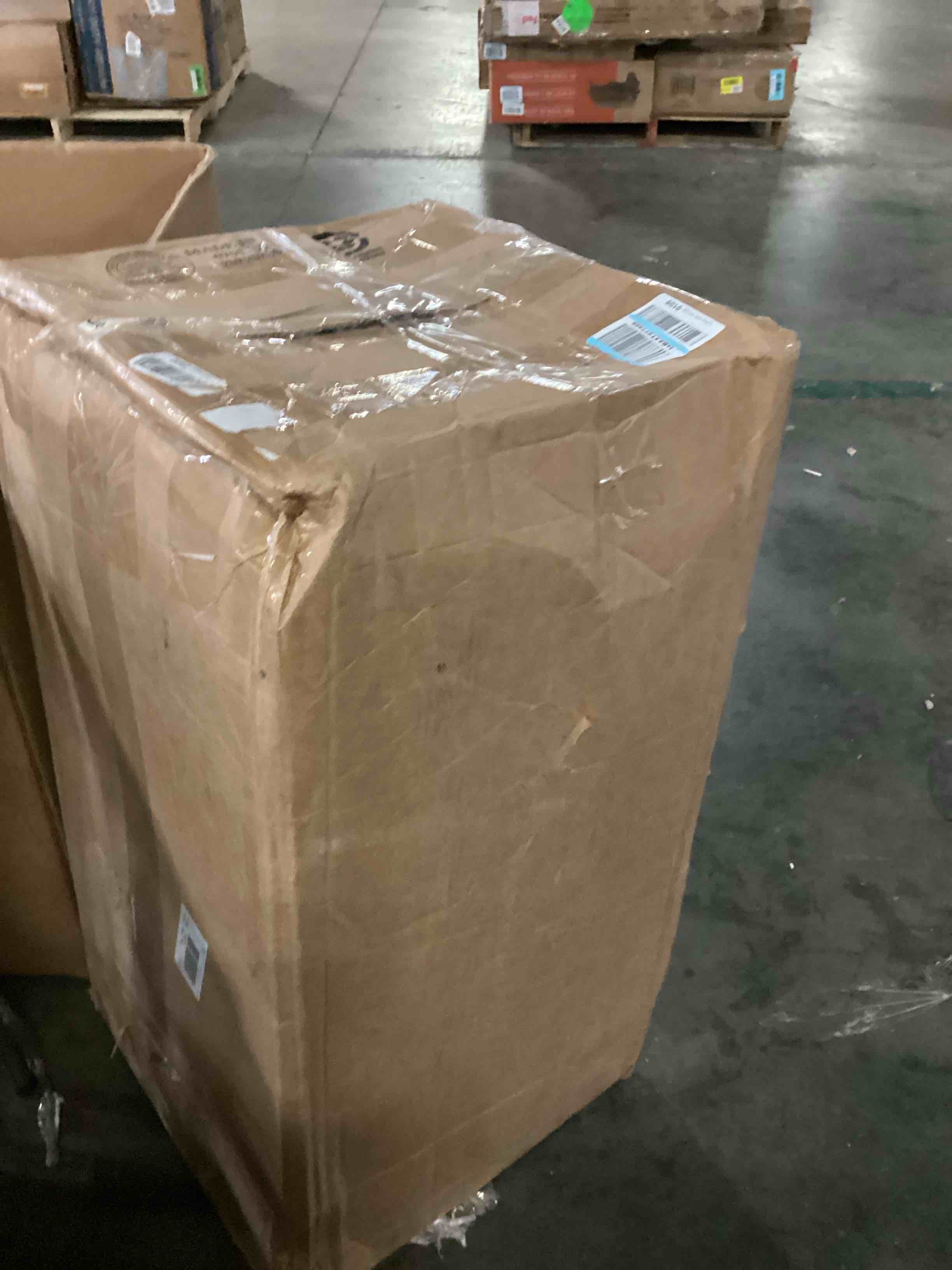 https://s3.amazonaws.com/lotting-images-prod/bidfta/BLU5866453_1721399807602.jpeg
