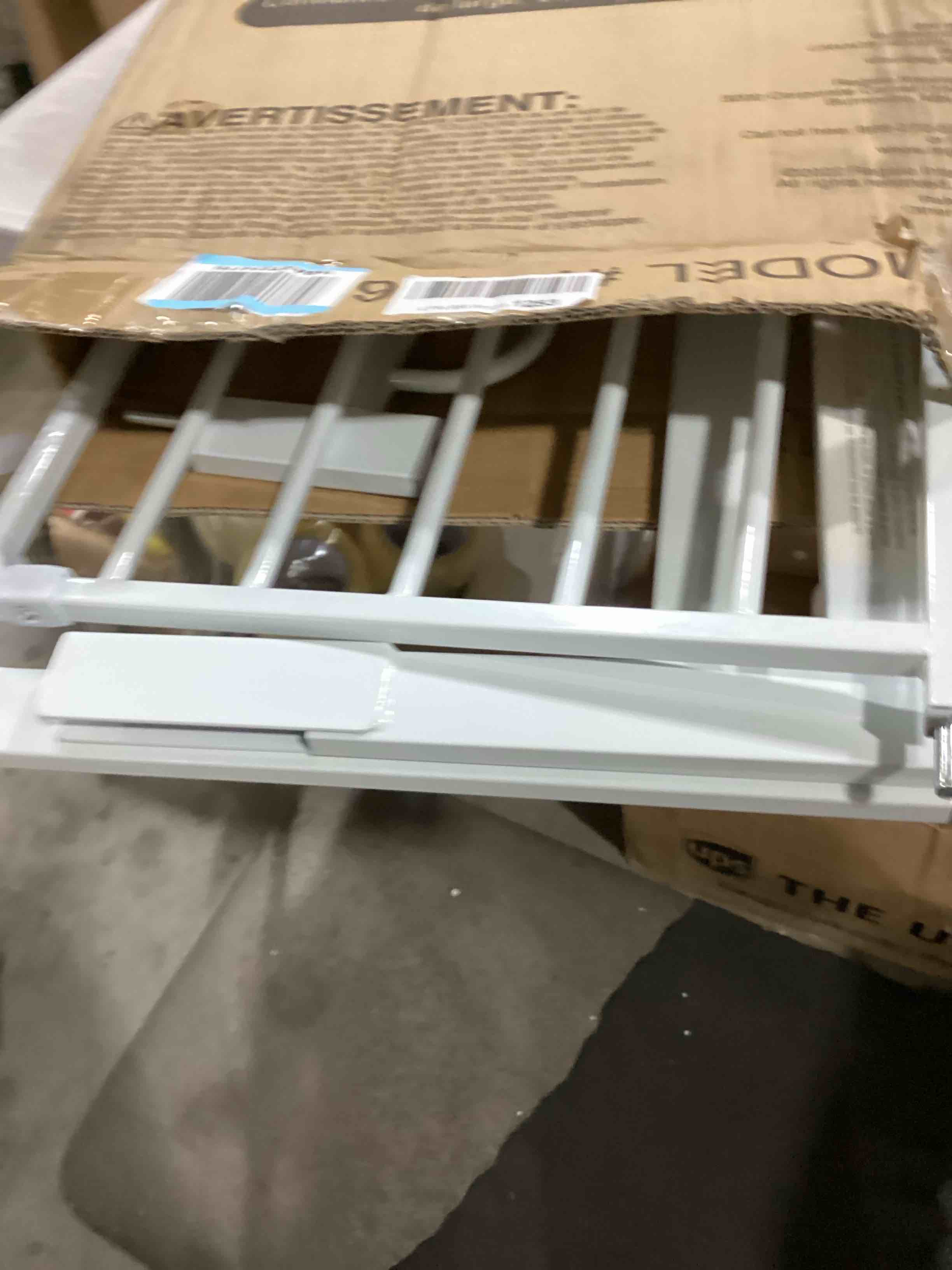 https://s3.amazonaws.com/lotting-images-prod/bidfta/BLU5867130_1721736701363.jpeg