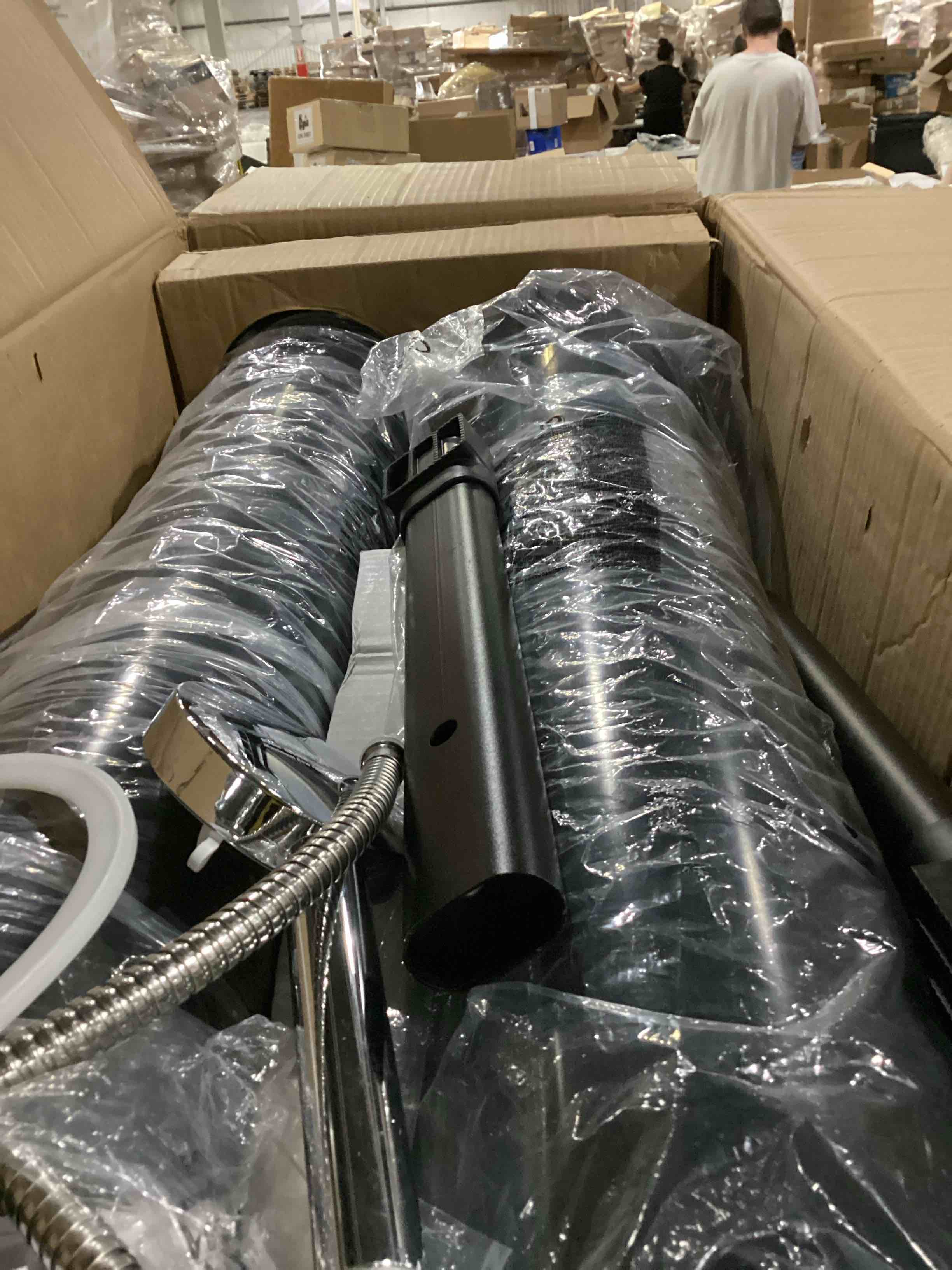 https://s3.amazonaws.com/lotting-images-prod/bidfta/BLU5867181_1721760901003.jpeg