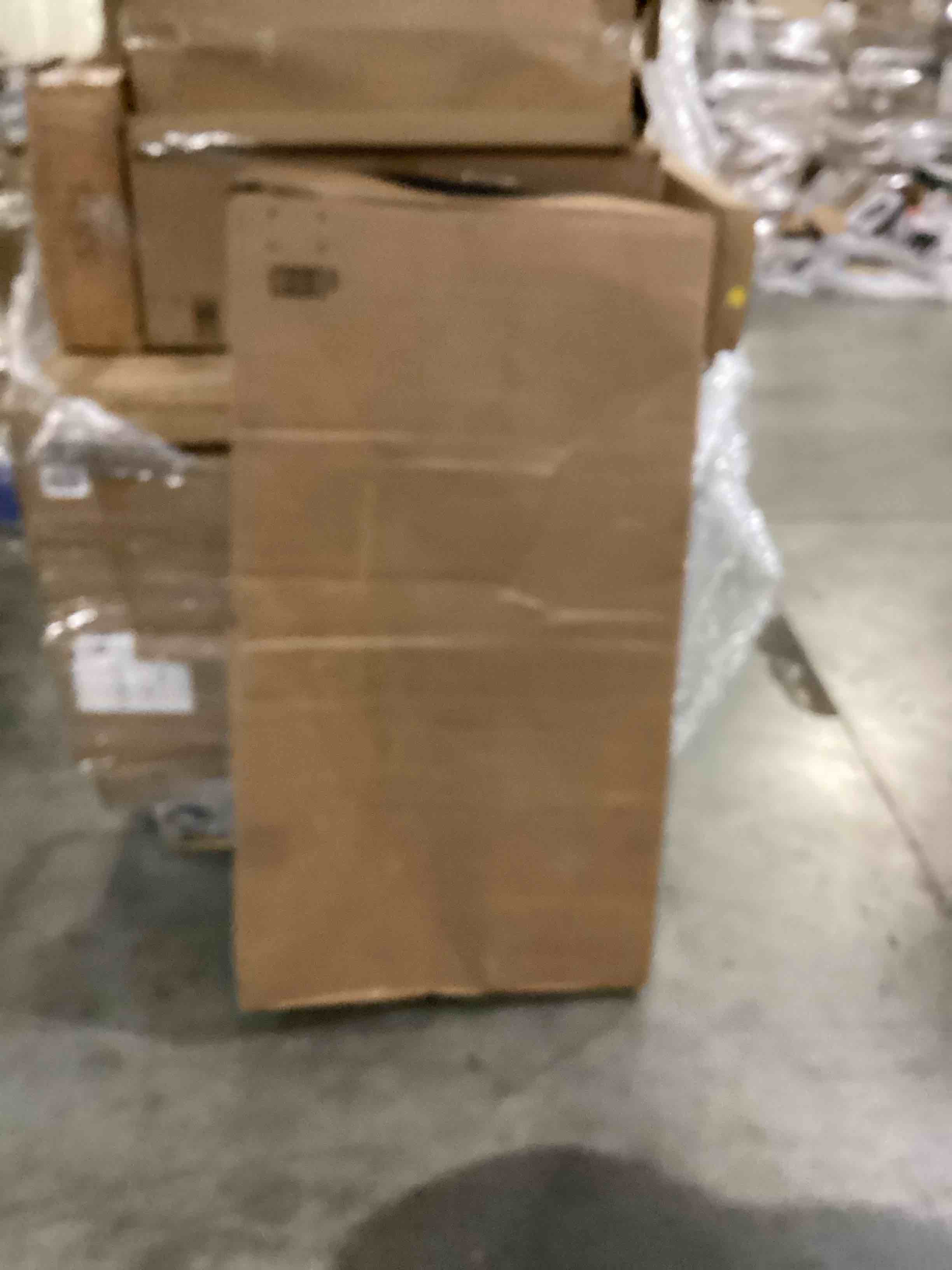 https://s3.amazonaws.com/lotting-images-prod/bidfta/BLU5867241_1721845323885.jpeg