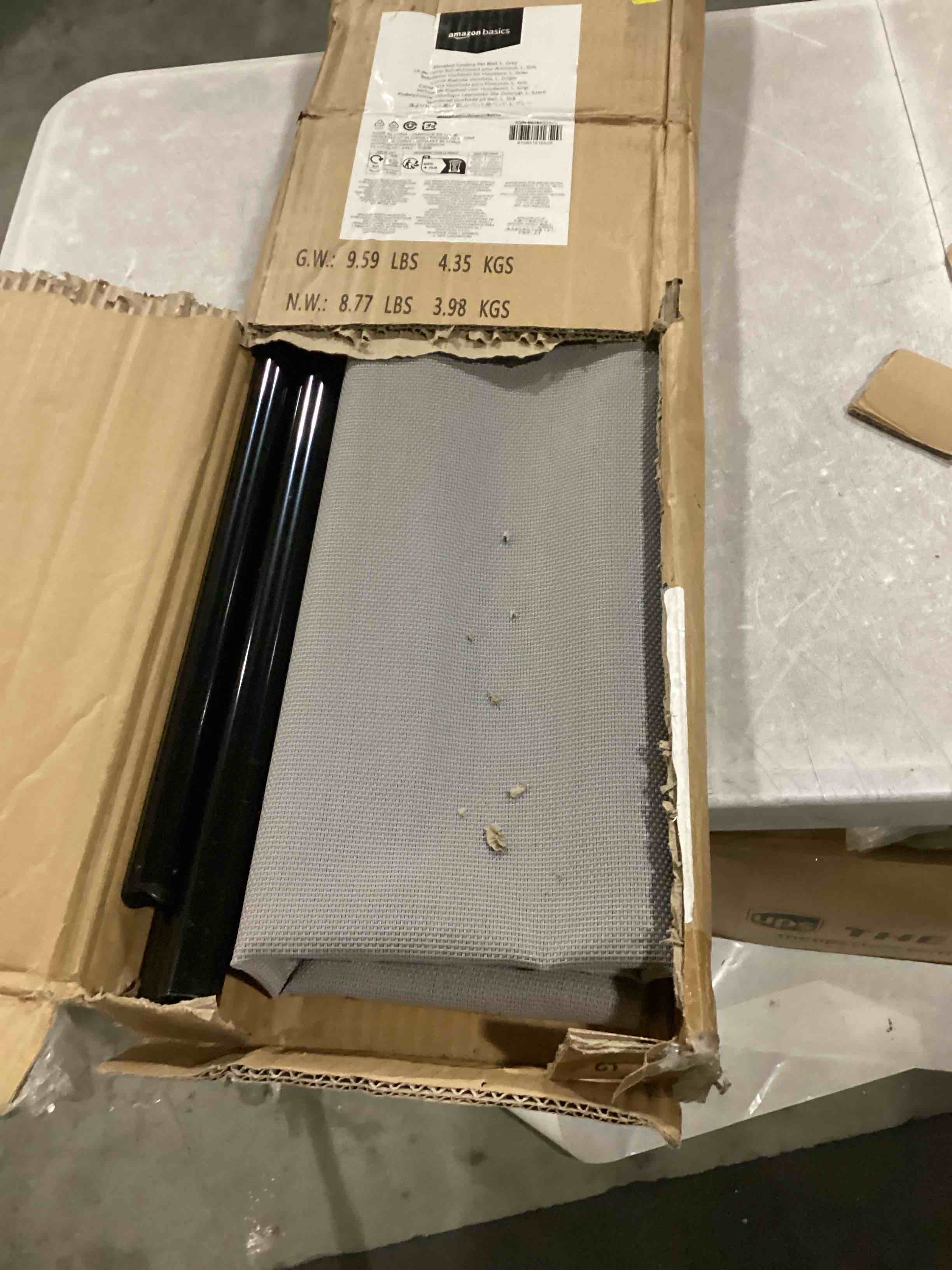 https://s3.amazonaws.com/lotting-images-prod/bidfta/BLU5867366_1722011677294.jpeg