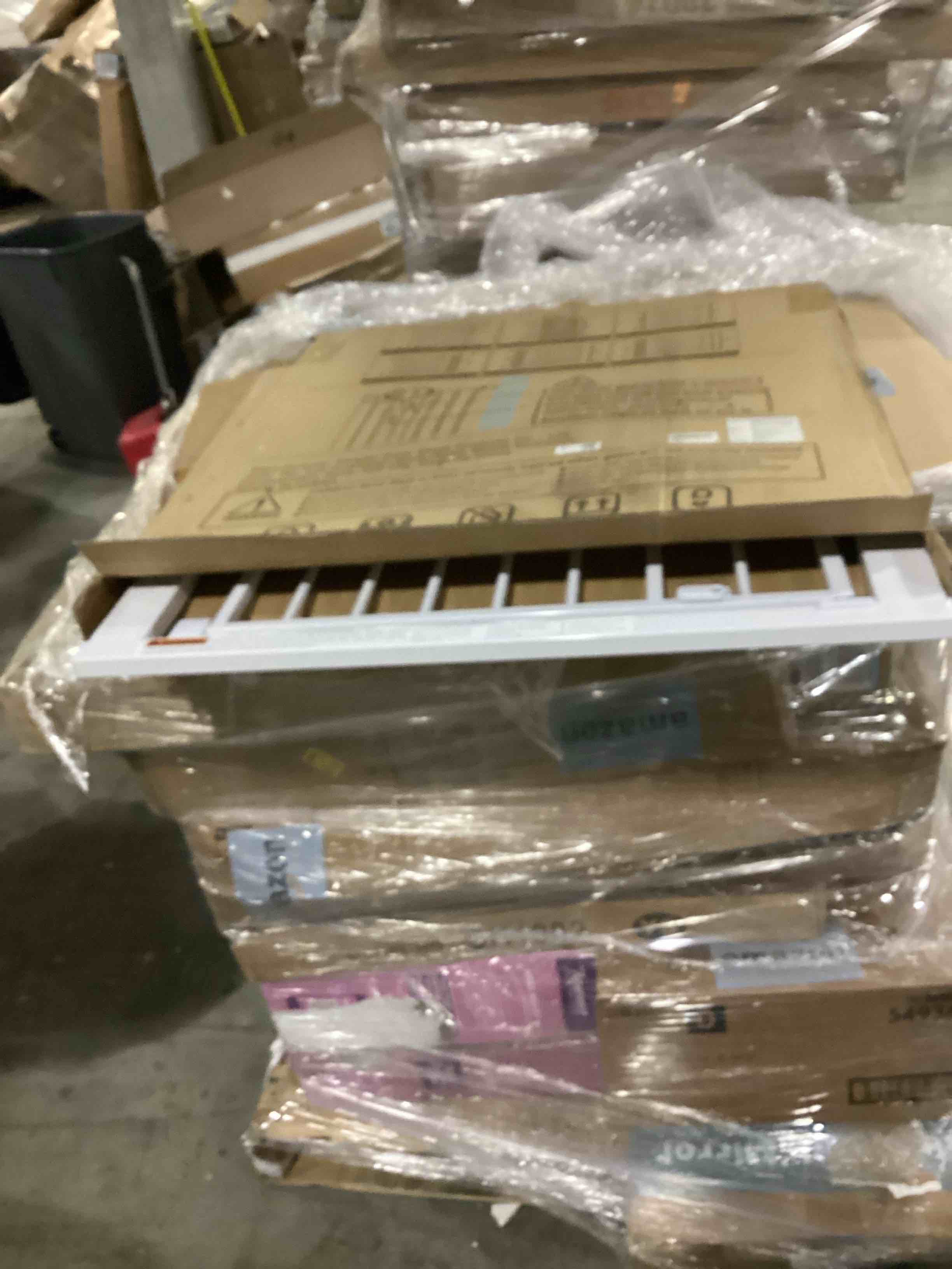 https://s3.amazonaws.com/lotting-images-prod/bidfta/BLU5867387_1722015985257.jpeg