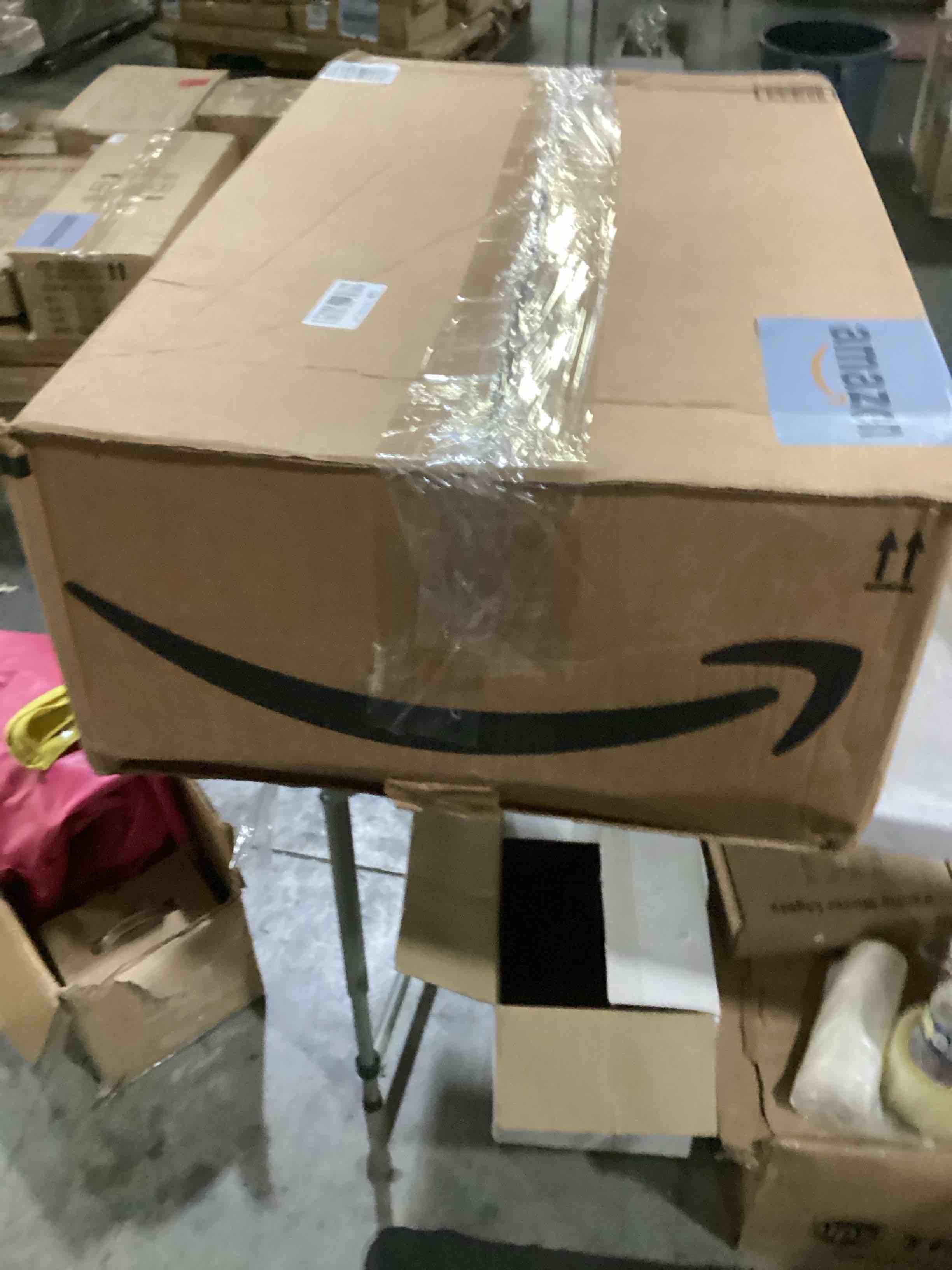 https://s3.amazonaws.com/lotting-images-prod/bidfta/BLU5867546_1722364274409.jpeg