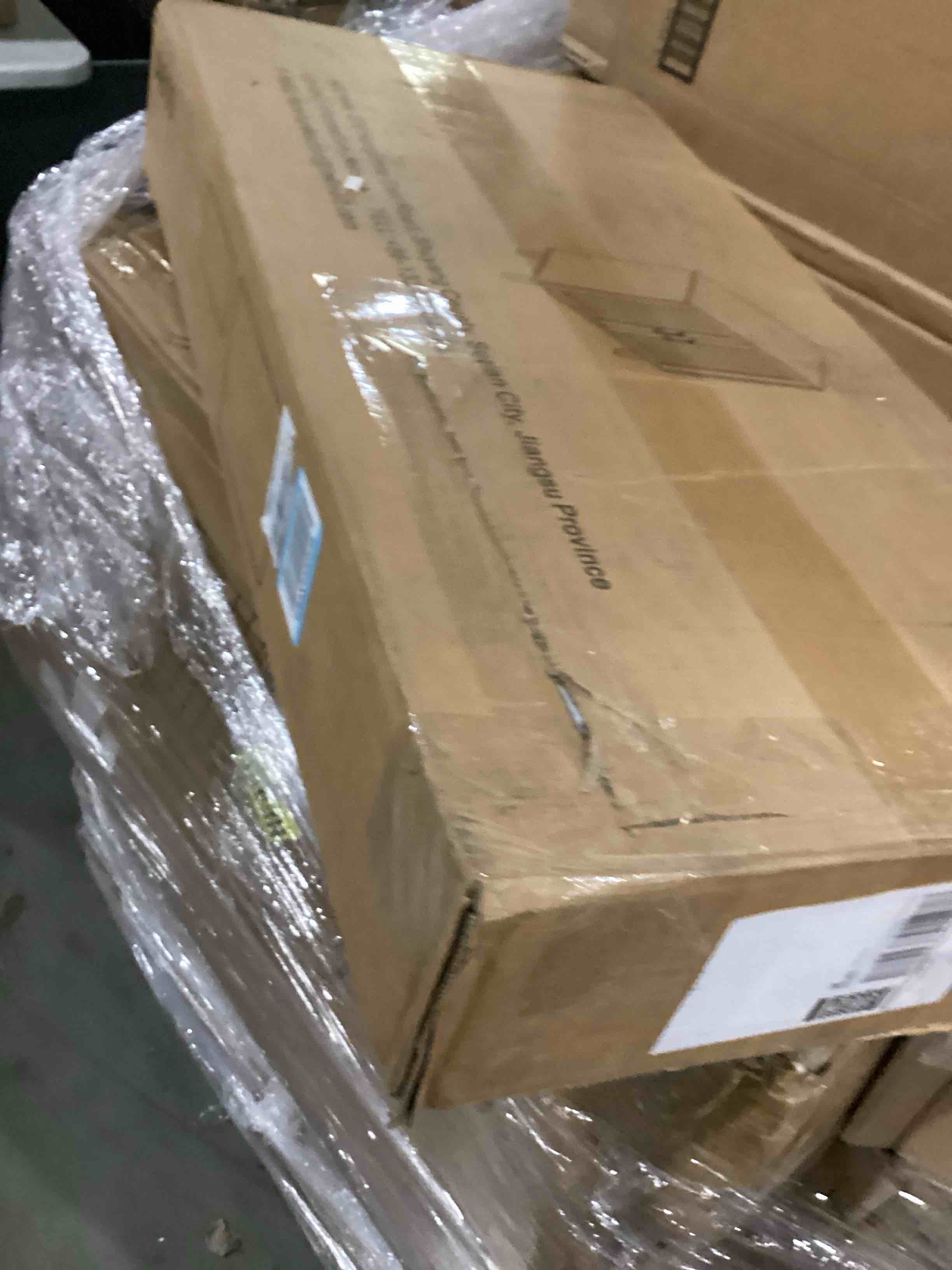 https://s3.amazonaws.com/lotting-images-prod/bidfta/BLU5867548_1722364633593.jpeg