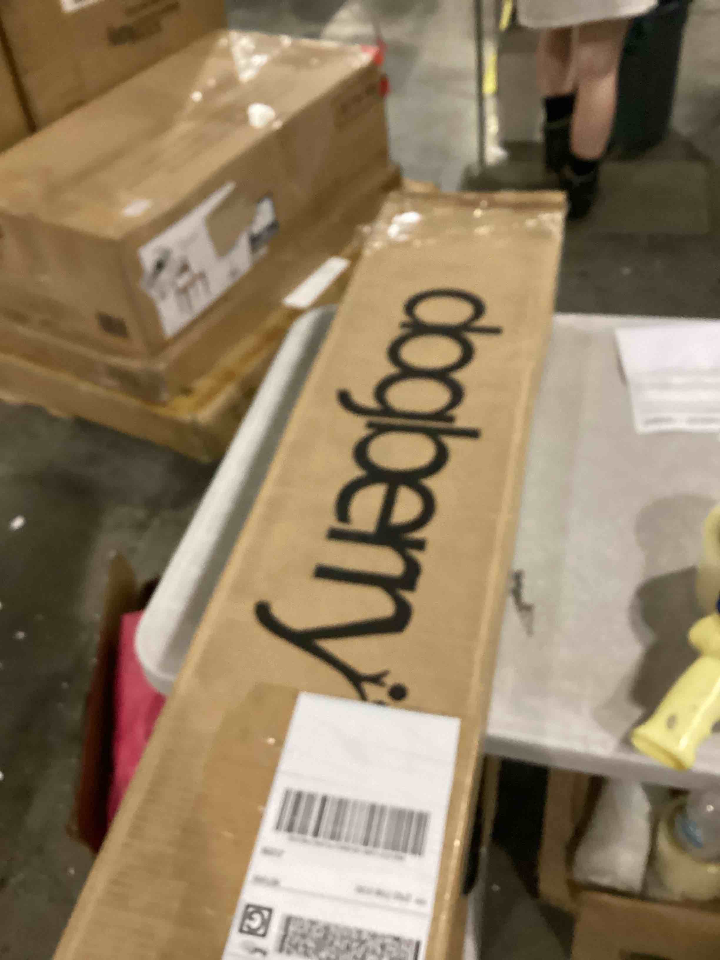 https://s3.amazonaws.com/lotting-images-prod/bidfta/BLU5867936_1722950272944.jpeg